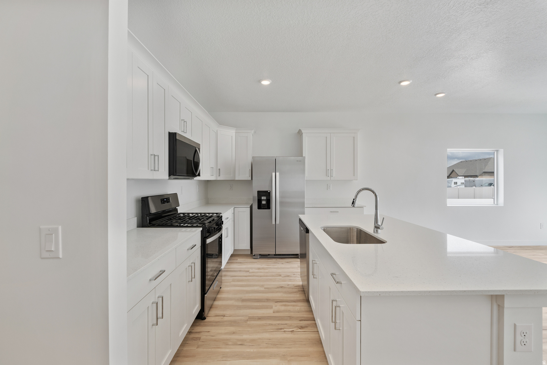 DESERT EDGE - Residential