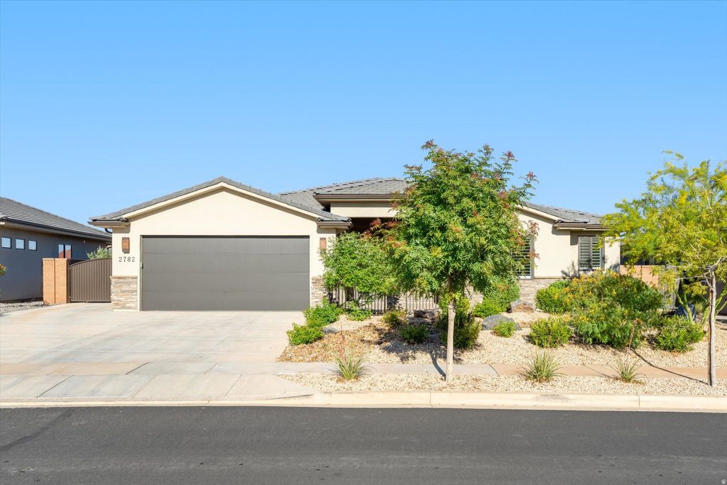 Photo of 2782 BELLA SOL DR, Santa Clara, UT 84765 (MLS # 2151523)