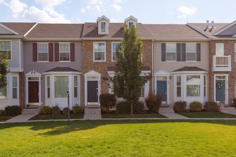 Townhouse For Sale - 709 N 220<br/> Salem, UT 84653
