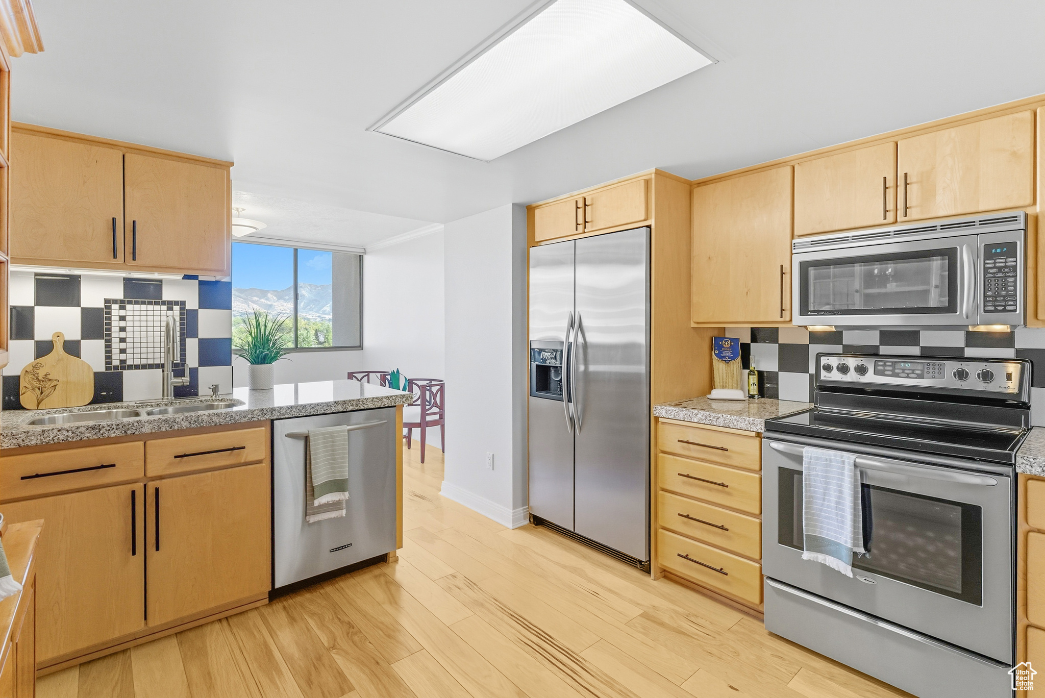 ZION SUMMIT CONDM - Residential