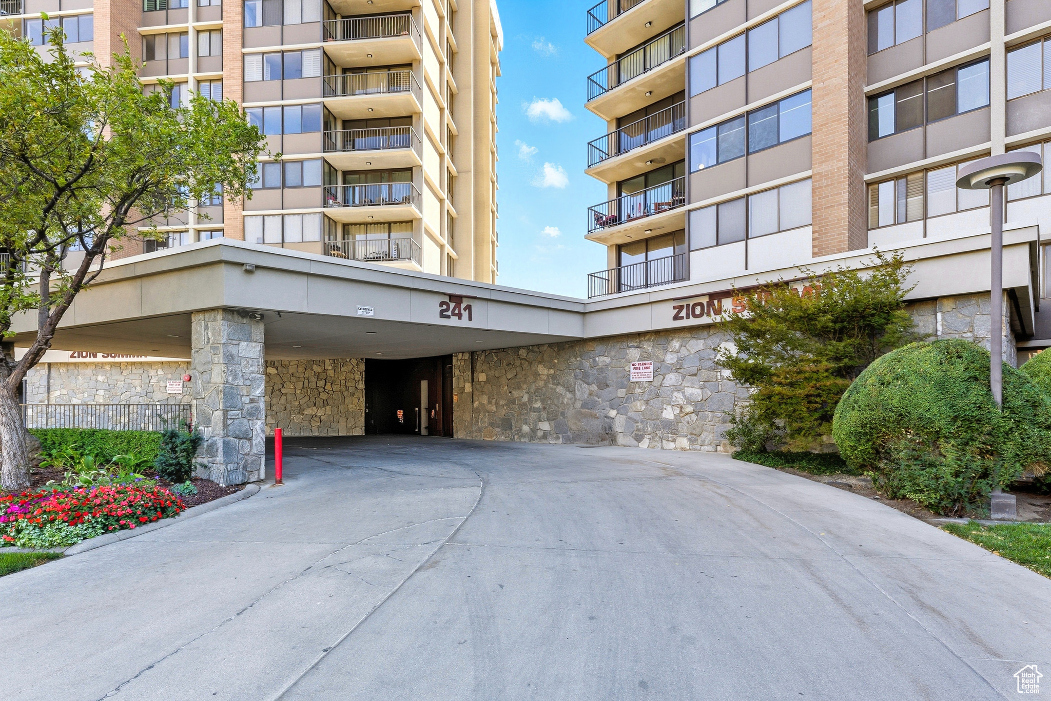 ZION SUMMIT CONDM - Residential