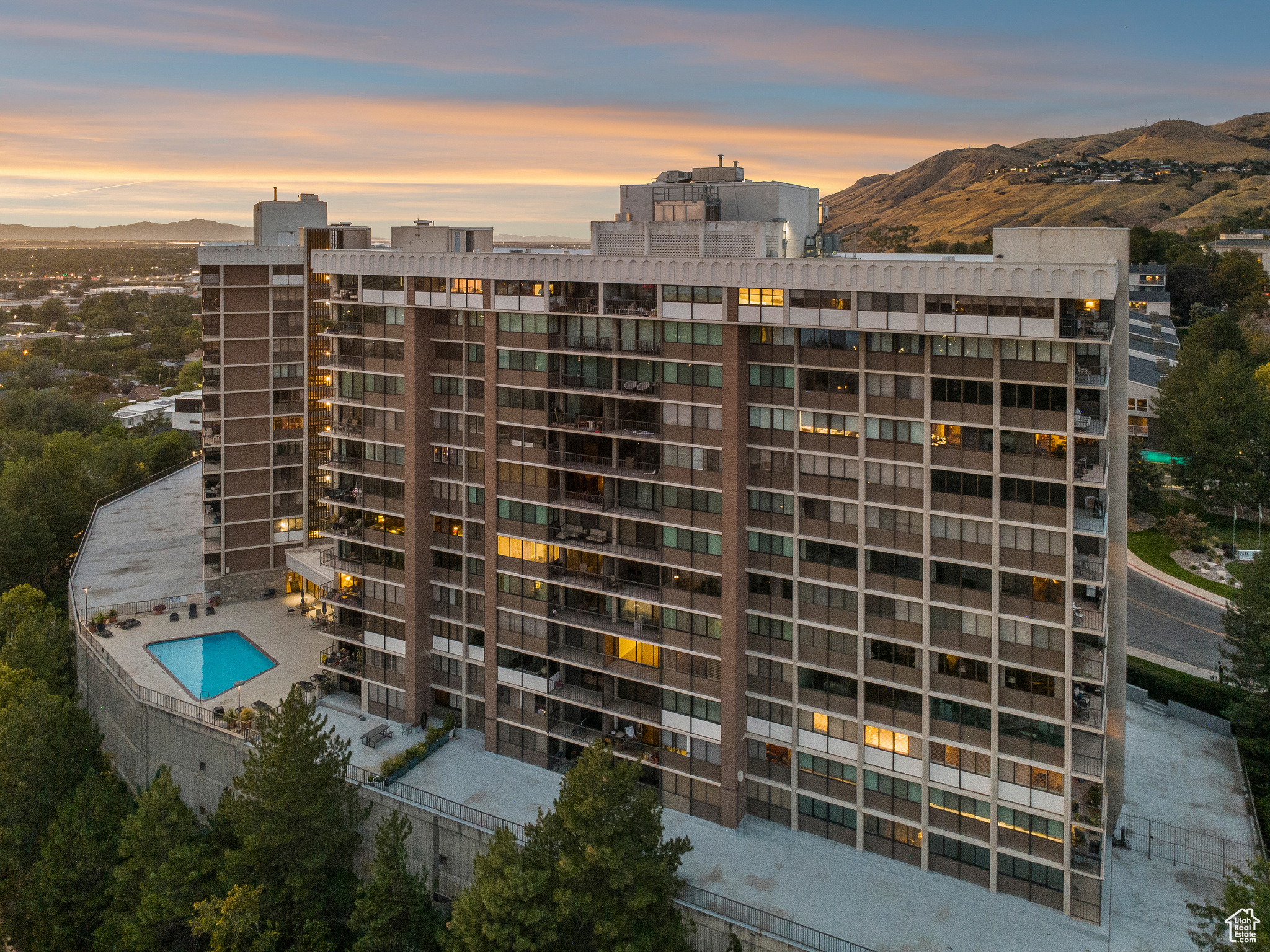 ZION SUMMIT CONDM - Residential