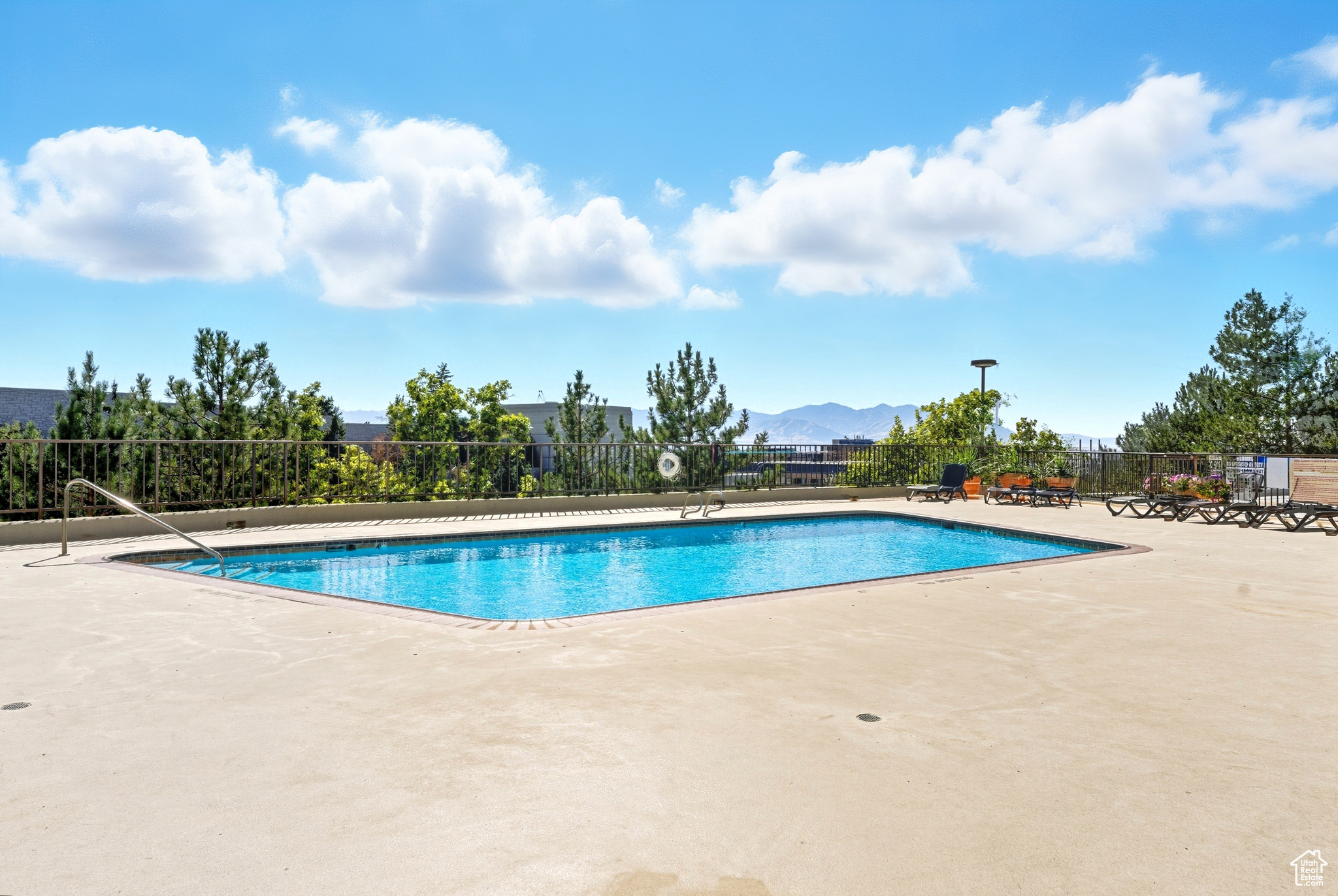 ZION SUMMIT CONDM - Residential