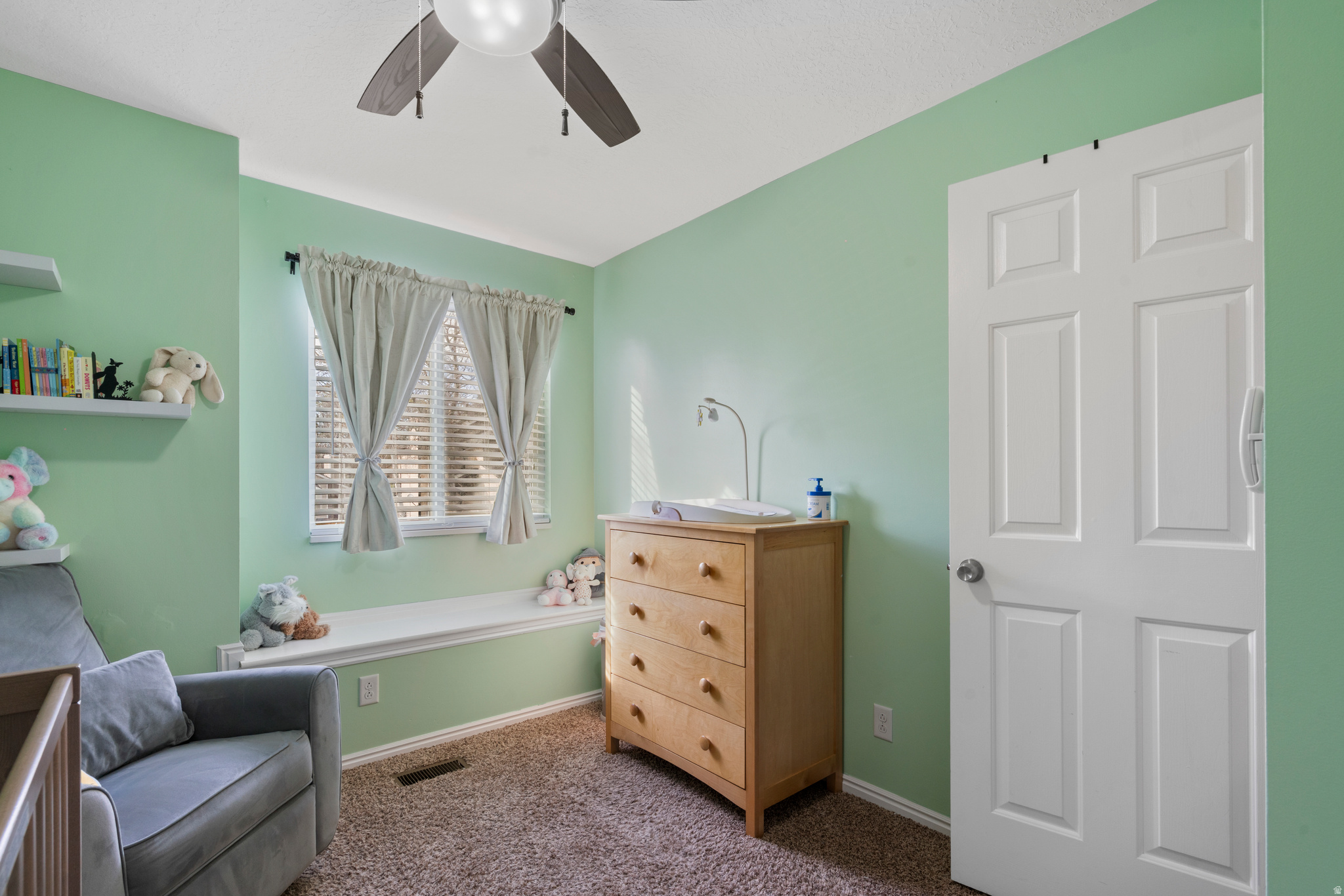 OAKRIDGE COUNTRY EST - Residential