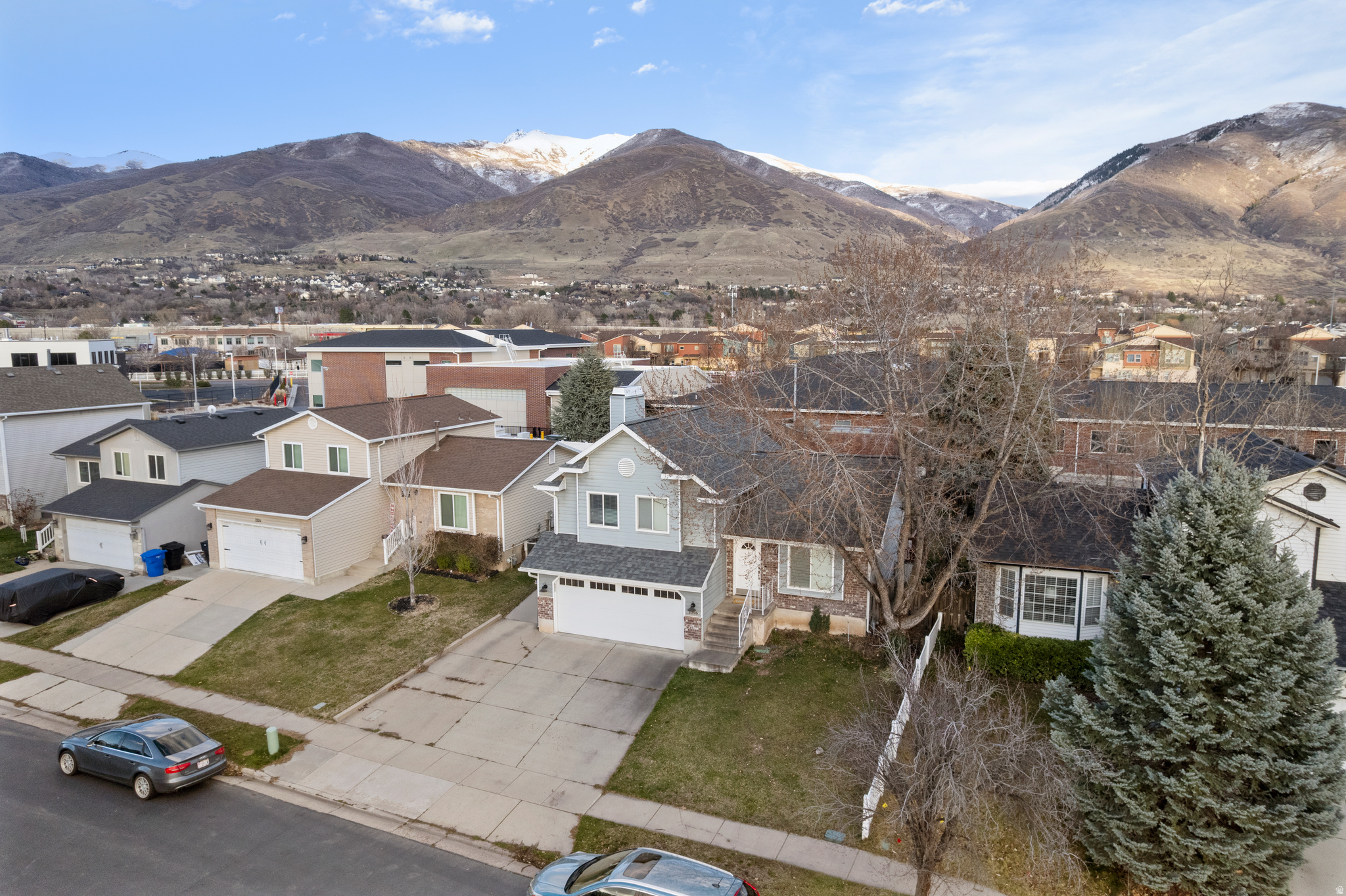 OAKRIDGE COUNTRY EST - Residential