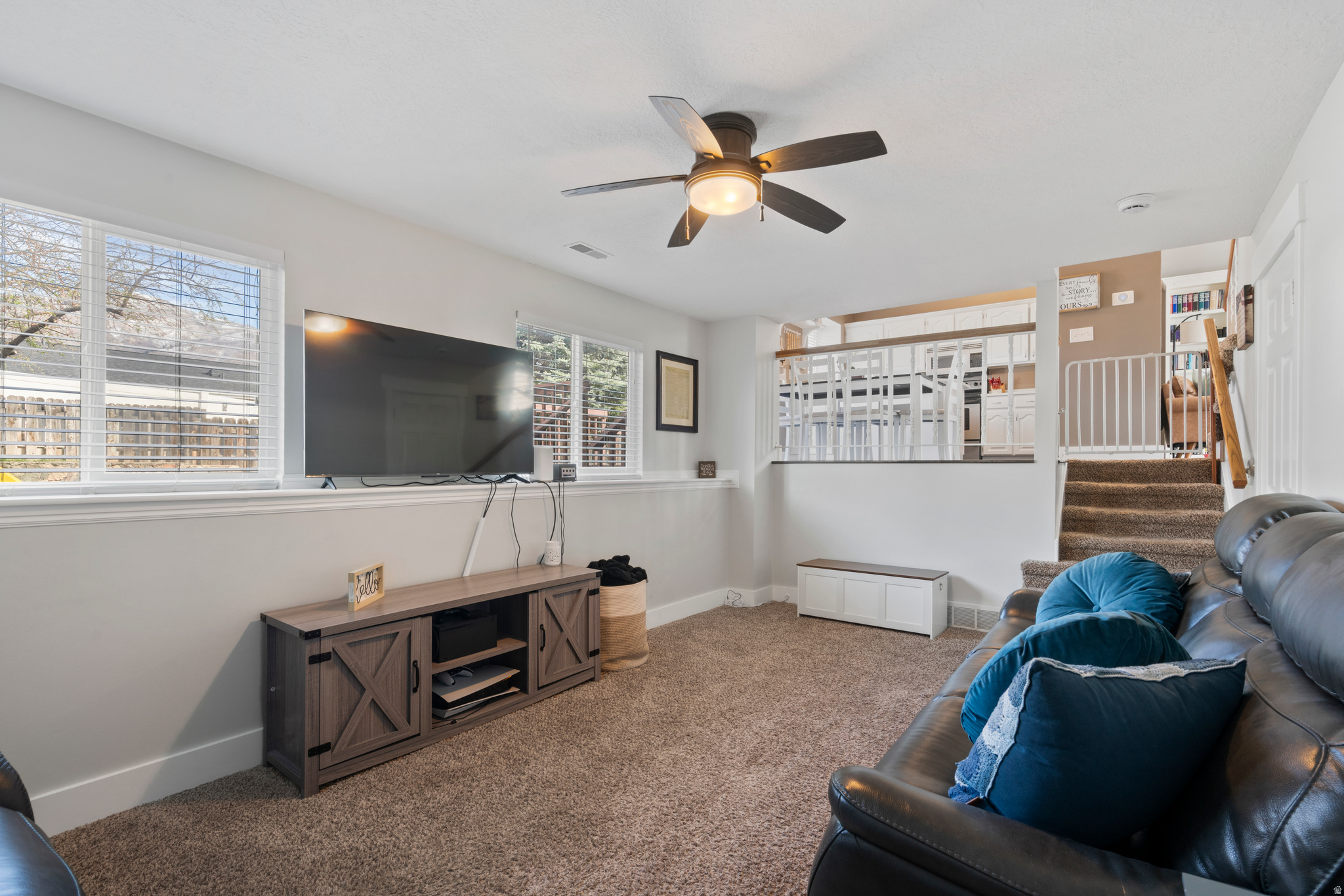 OAKRIDGE COUNTRY EST - Residential