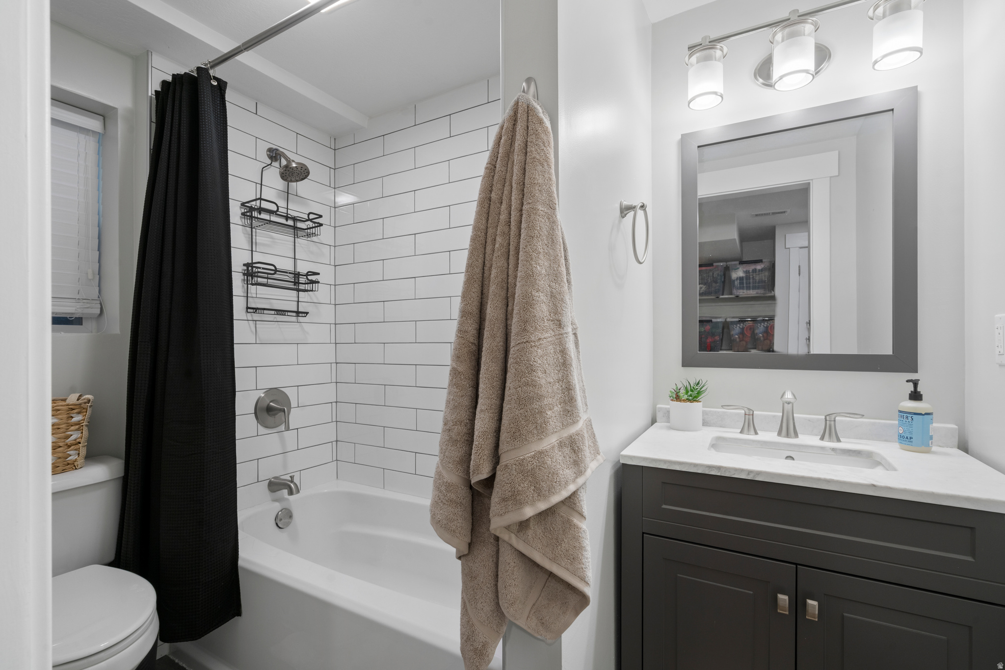 OAKRIDGE COUNTRY EST - Residential