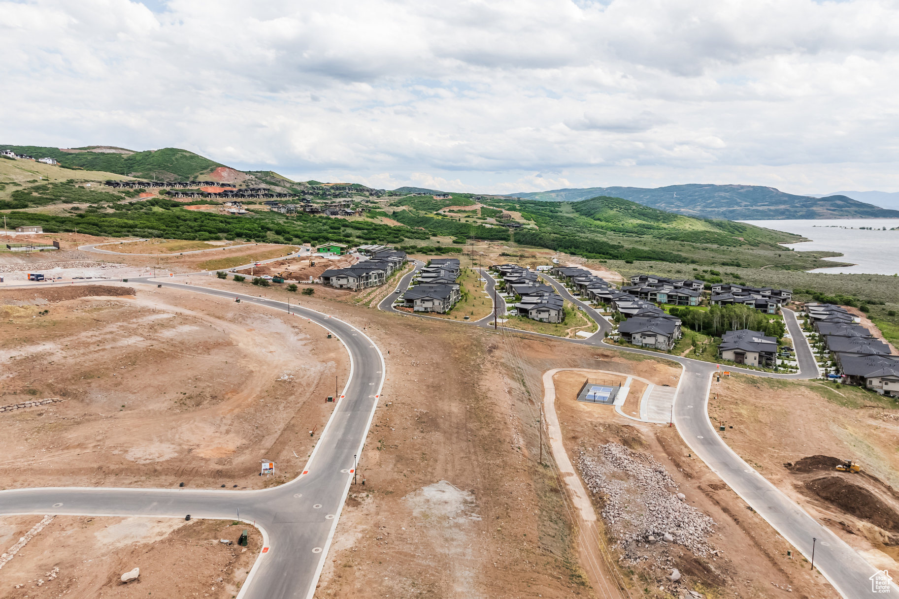 LAKE VIEW ESTATES - Residential