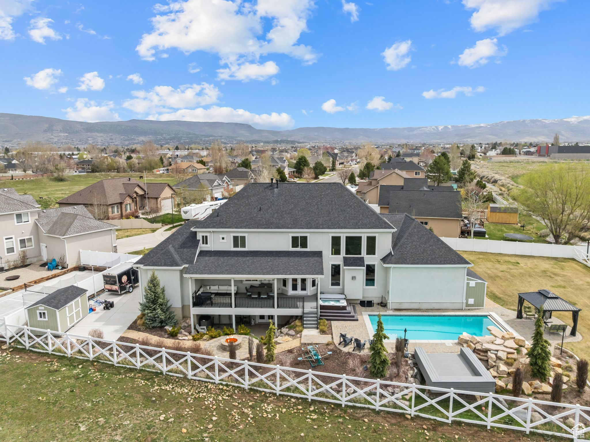 ALPINE MEADOWS - Residential
