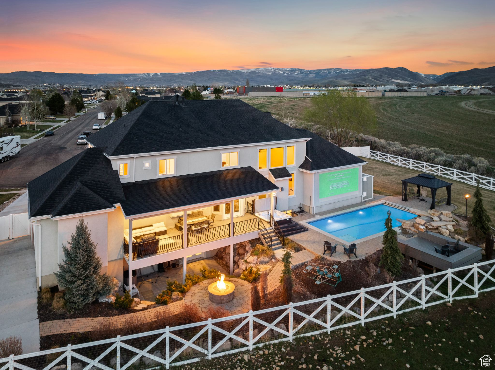 ALPINE MEADOWS - Residential