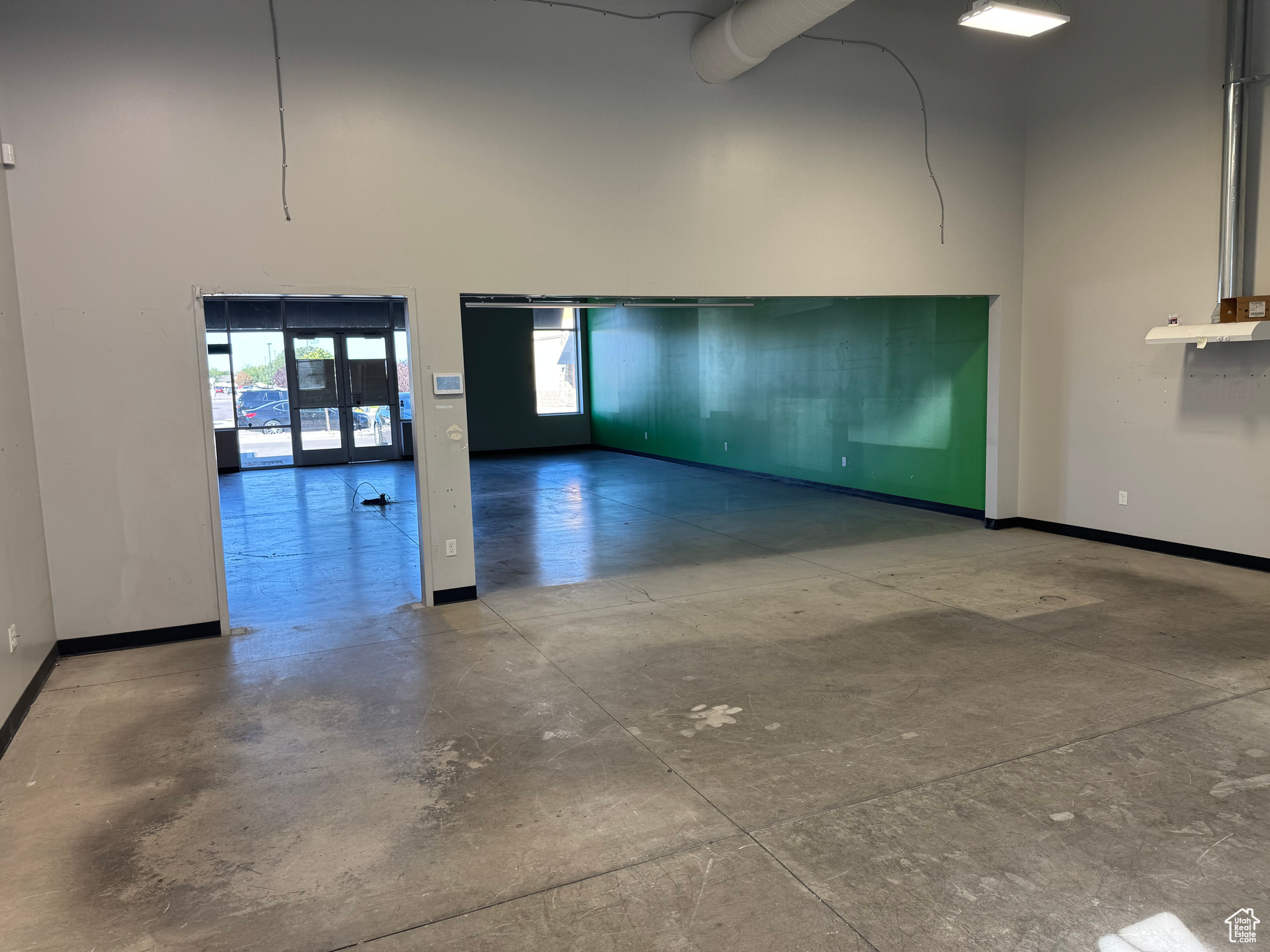 MEADOWS - Commercial Lease
