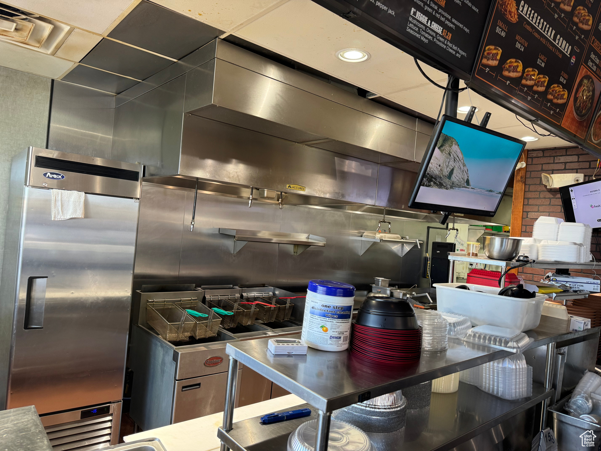 MEADOWS - Commercial Lease