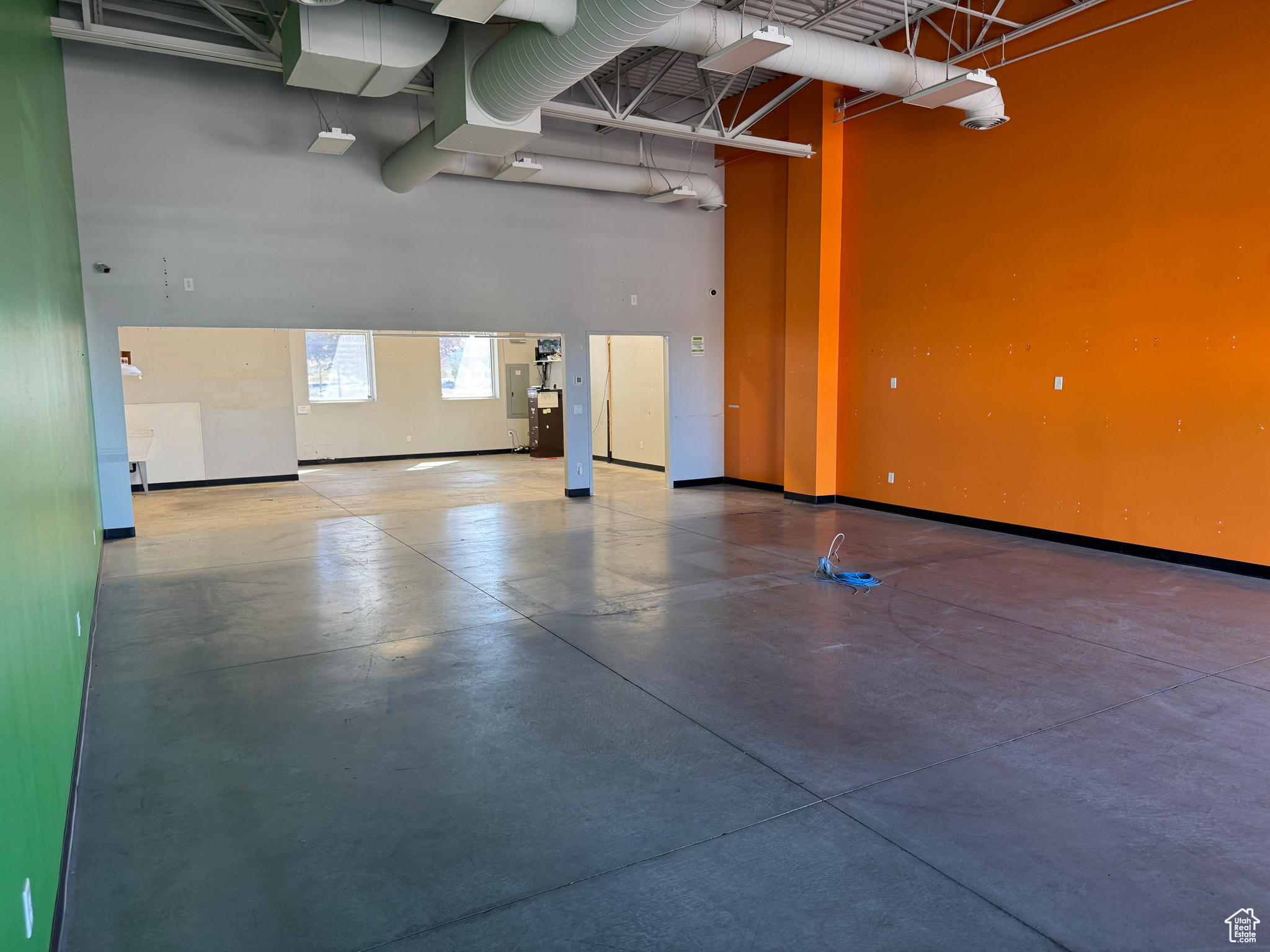 MEADOWS - Commercial Lease
