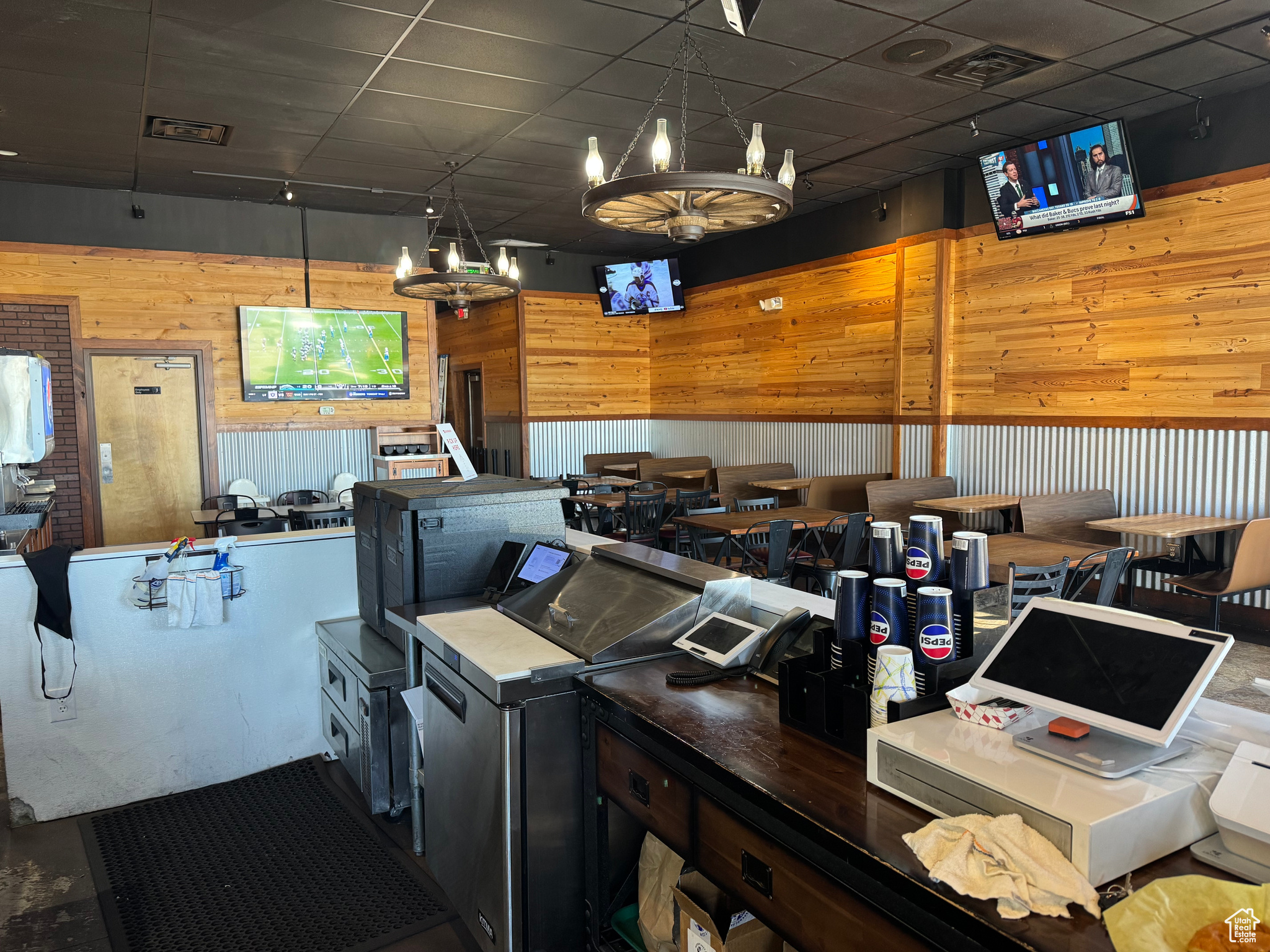 MEADOWS - Commercial Lease