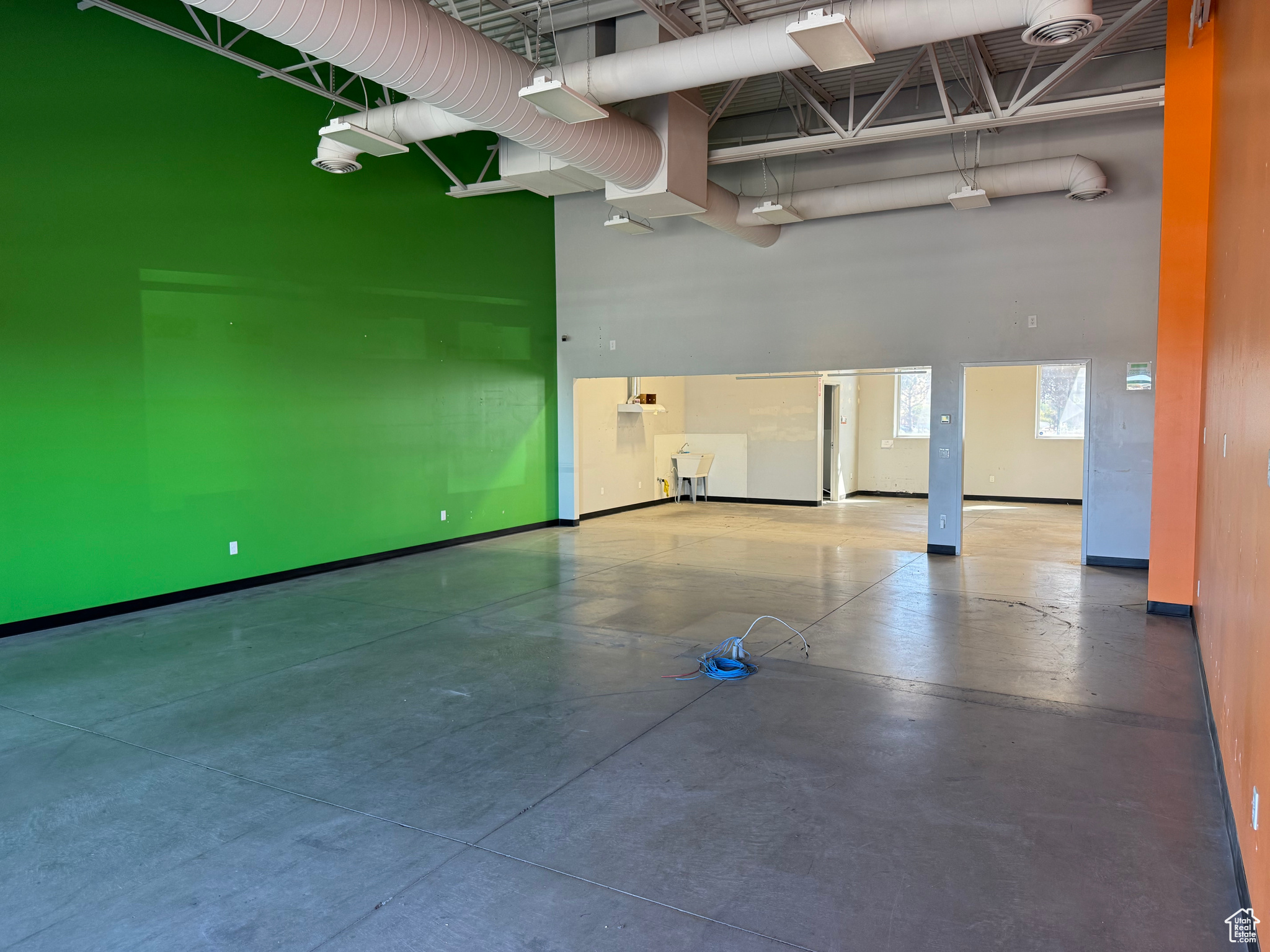 MEADOWS - Commercial Lease
