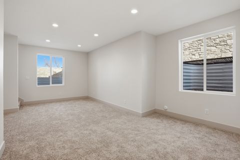 Tiny photo for 345 E 100 S, Santaquin, UT 84655 (MLS # 2141809)
