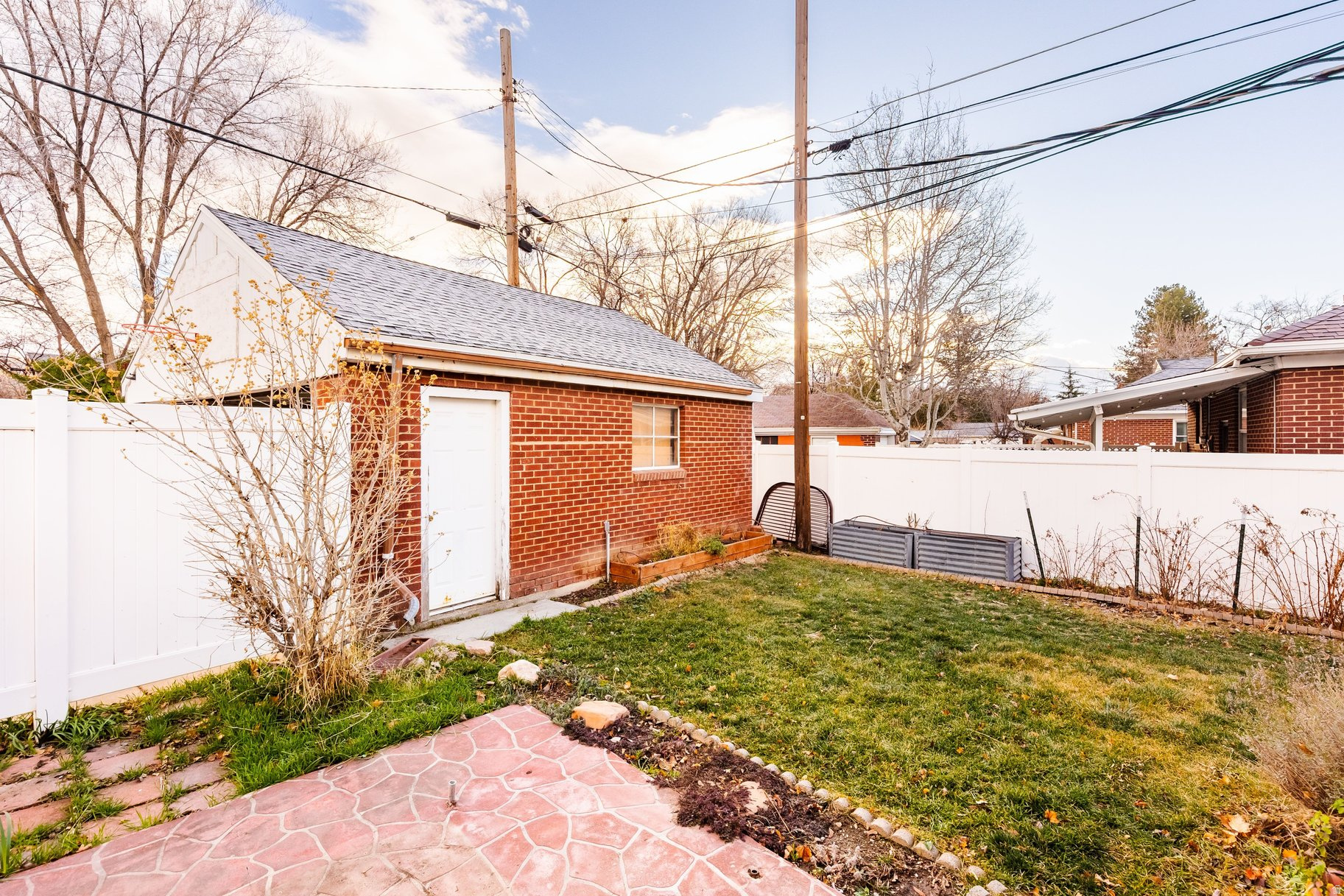 ROWENA - Residential