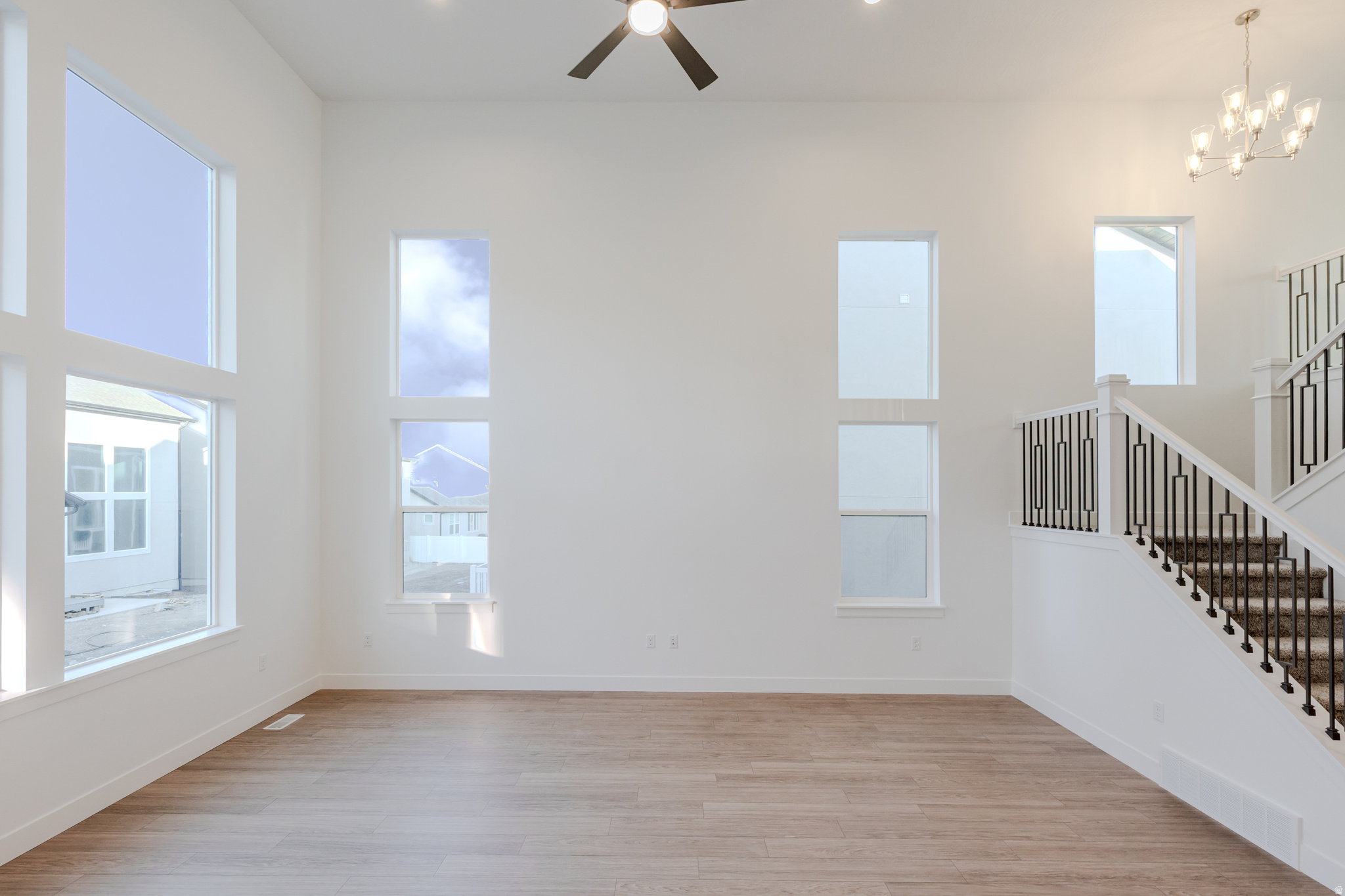 KING'S CANYON - Residential