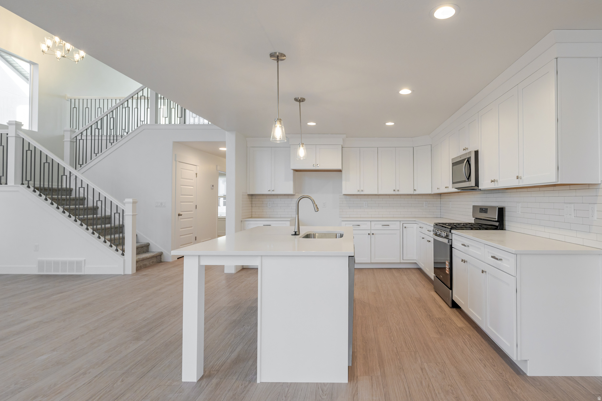 KING'S CANYON - Residential