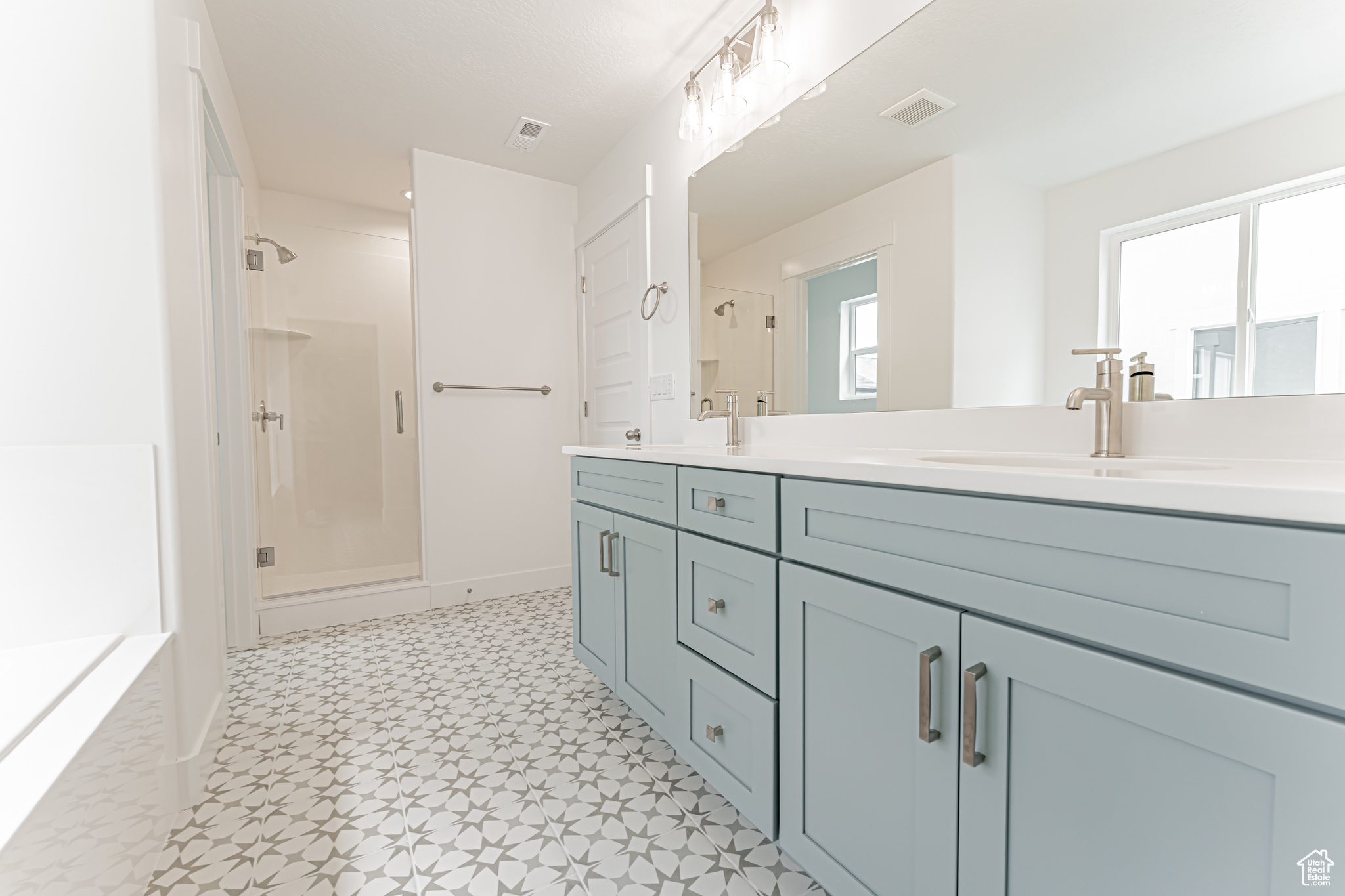 KING'S CANYON - Residential