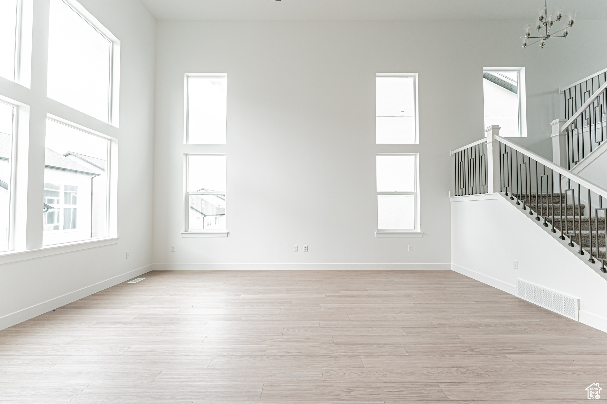 KING'S CANYON - Residential