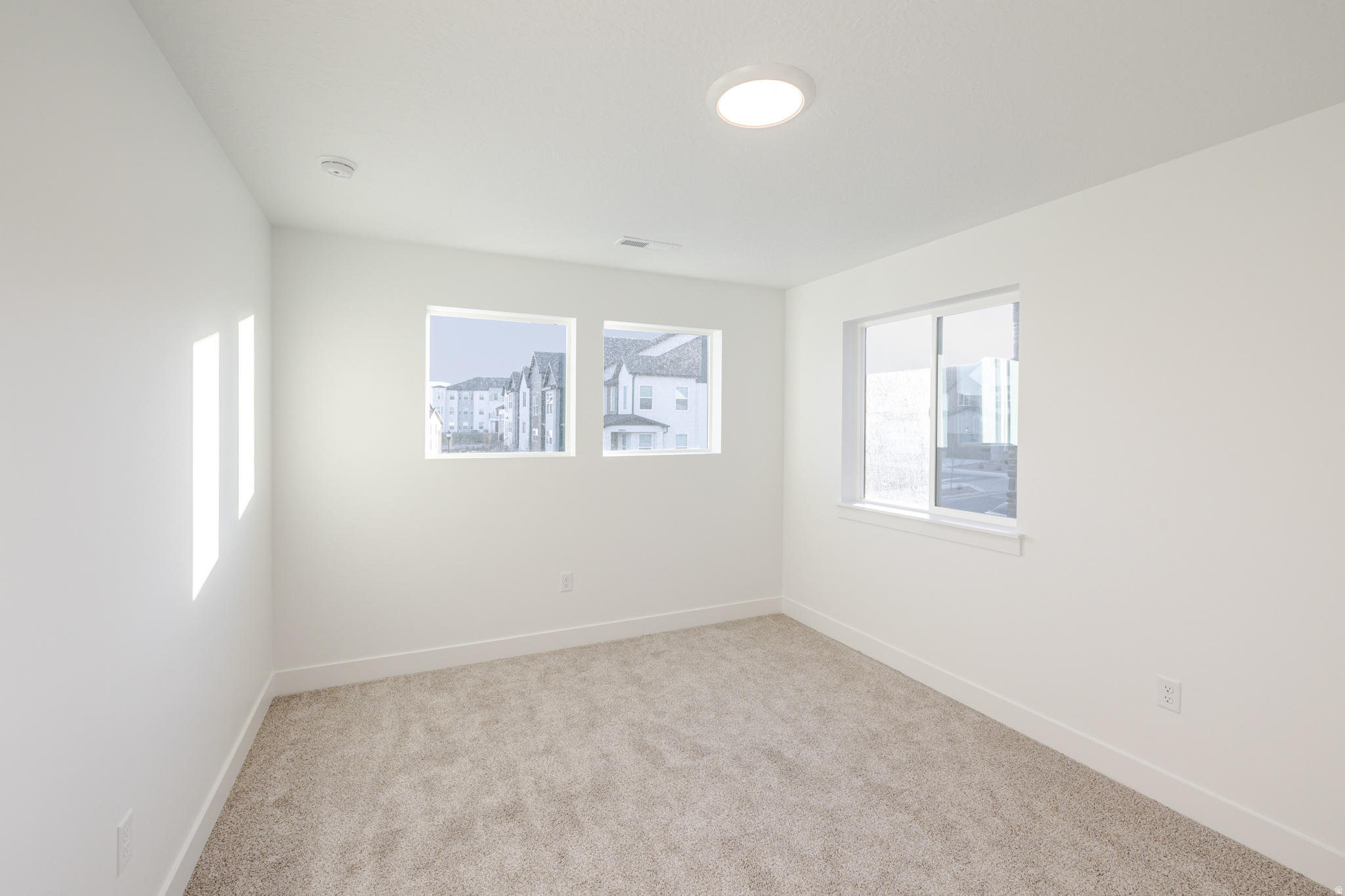 KING'S CANYON - Residential