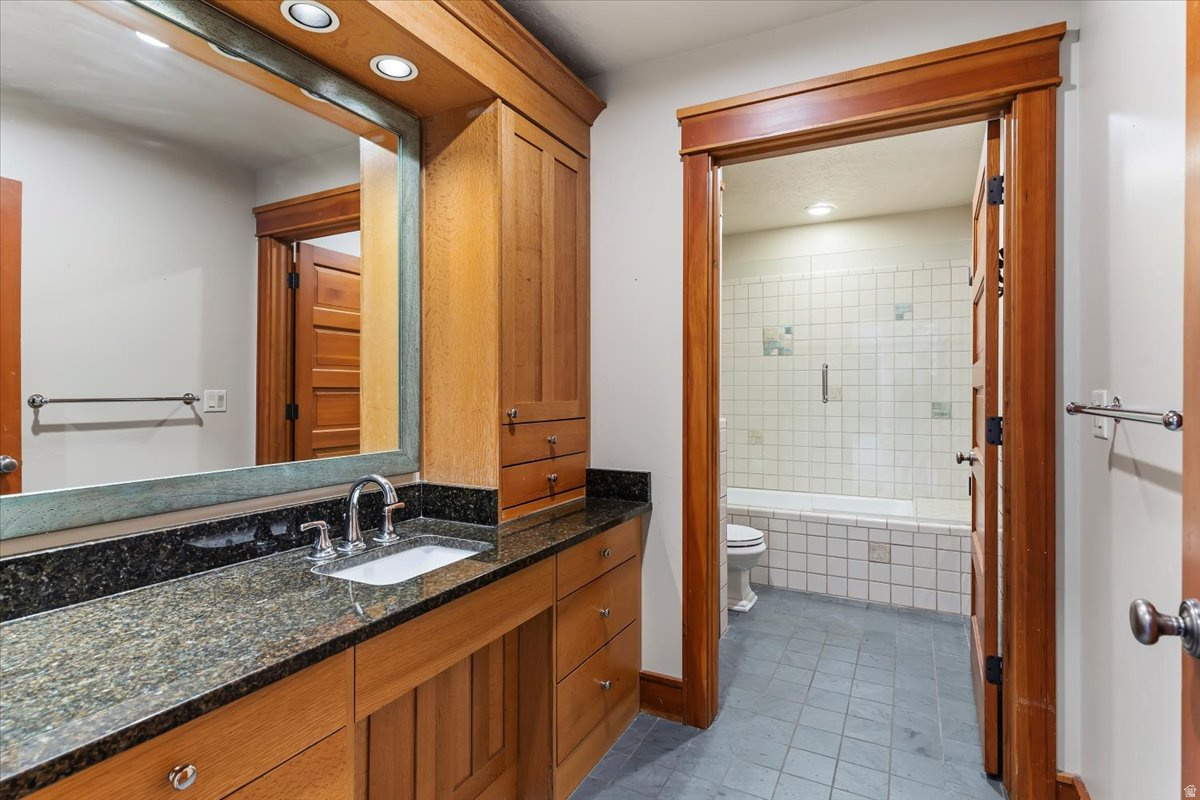 HIDDEN SHADOW ESTATE - Residential