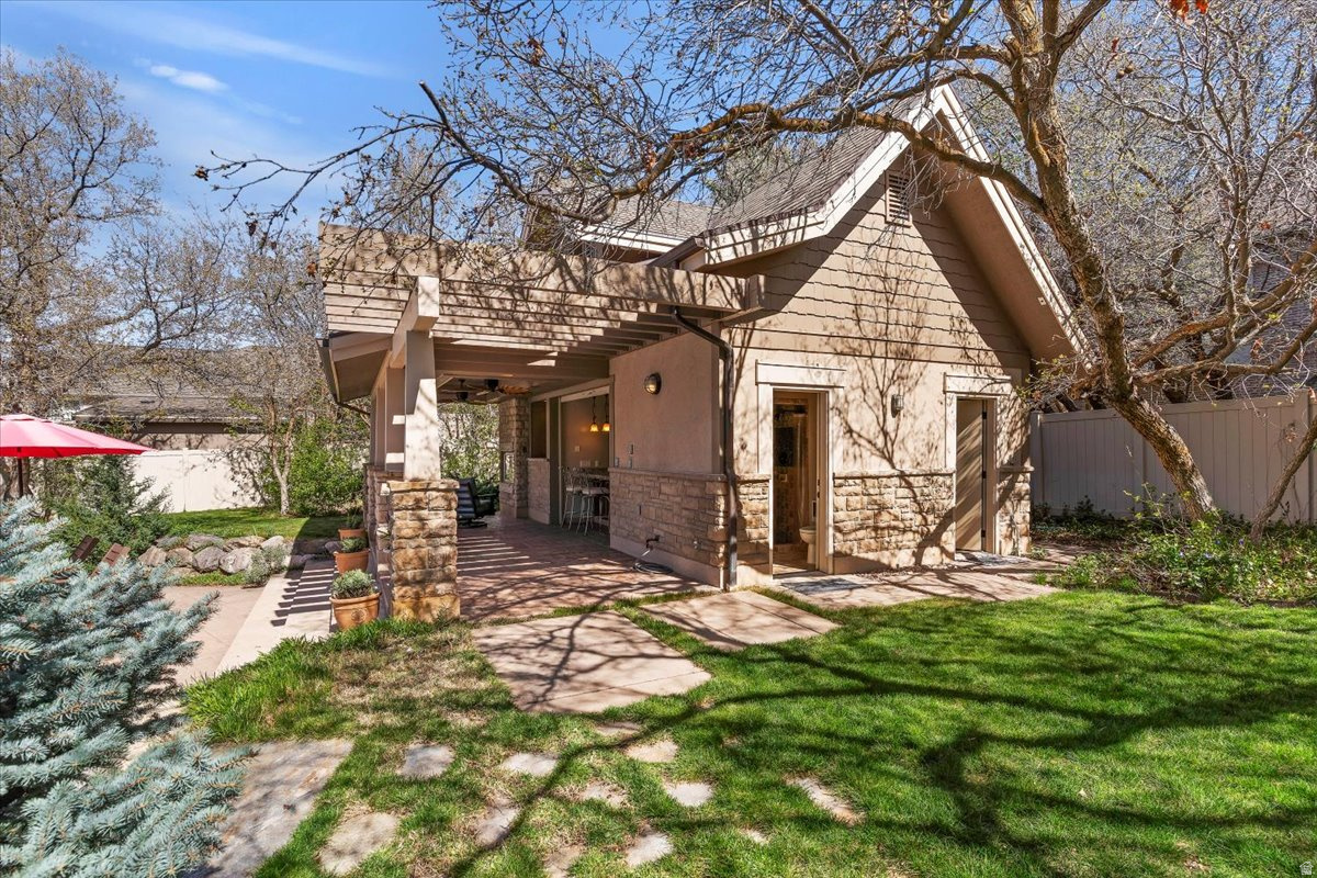 HIDDEN SHADOW ESTATE - Residential