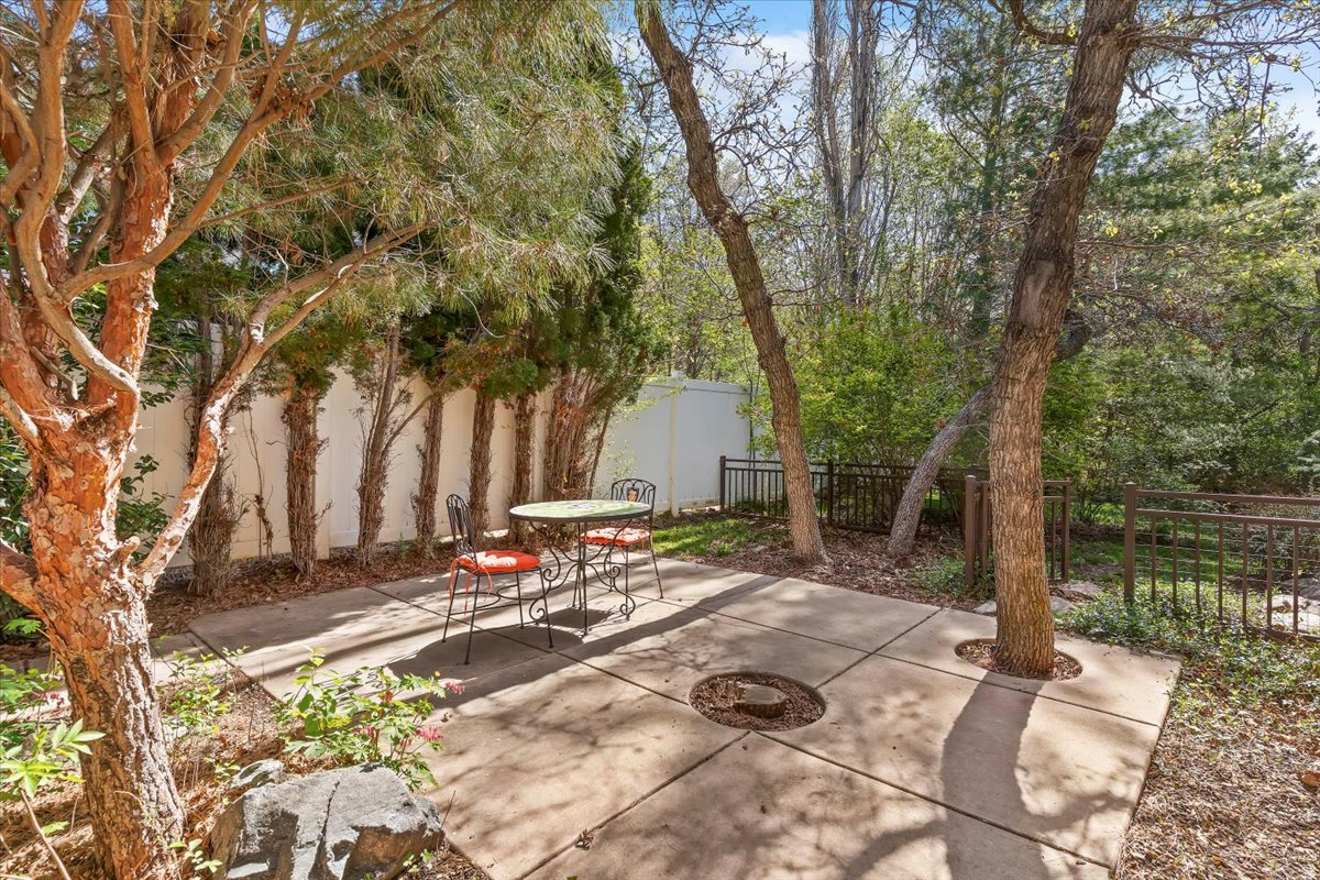 HIDDEN SHADOW ESTATE - Residential