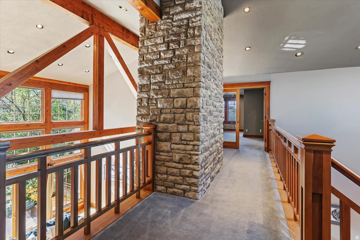 HIDDEN SHADOW ESTATE - Residential