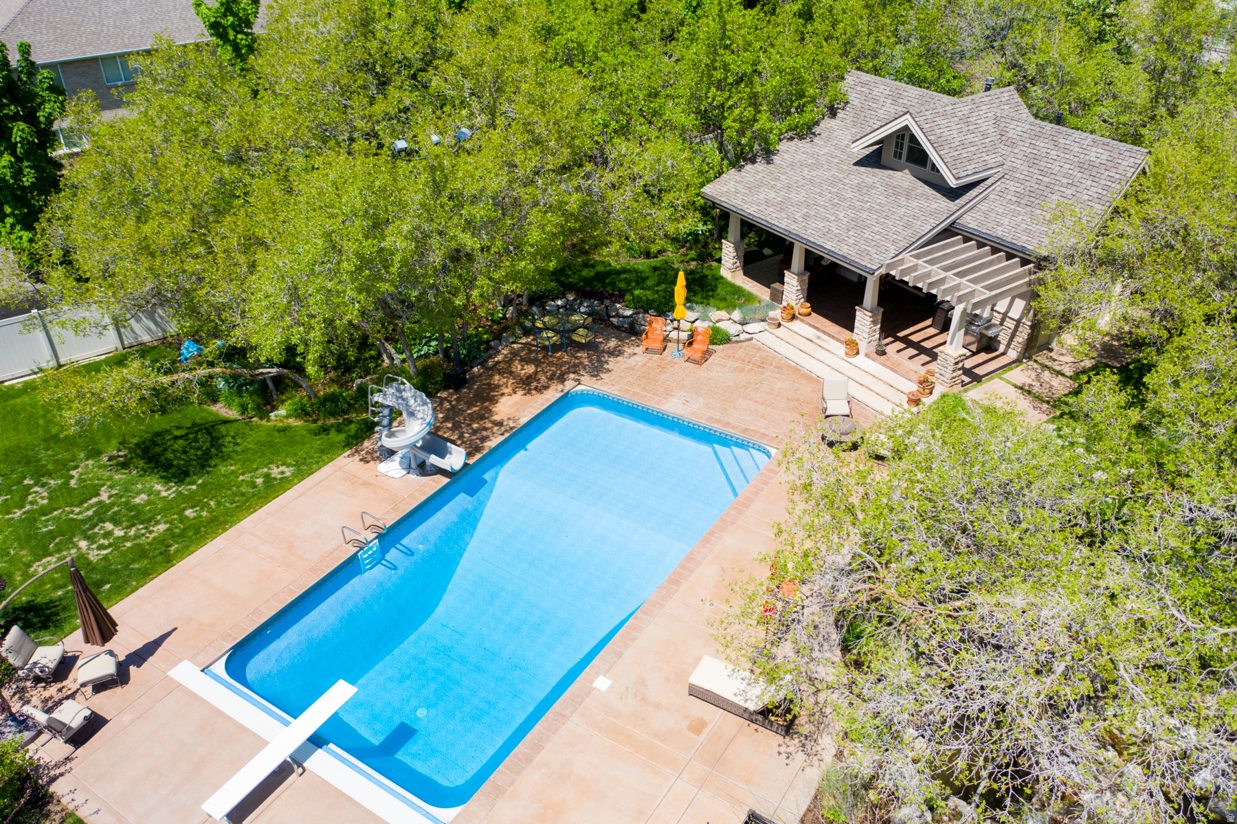 HIDDEN SHADOW ESTATE - Residential