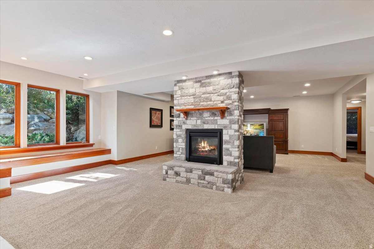 HIDDEN SHADOW ESTATE - Residential