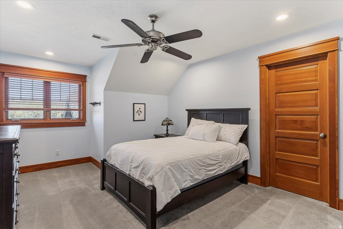 HIDDEN SHADOW ESTATE - Residential