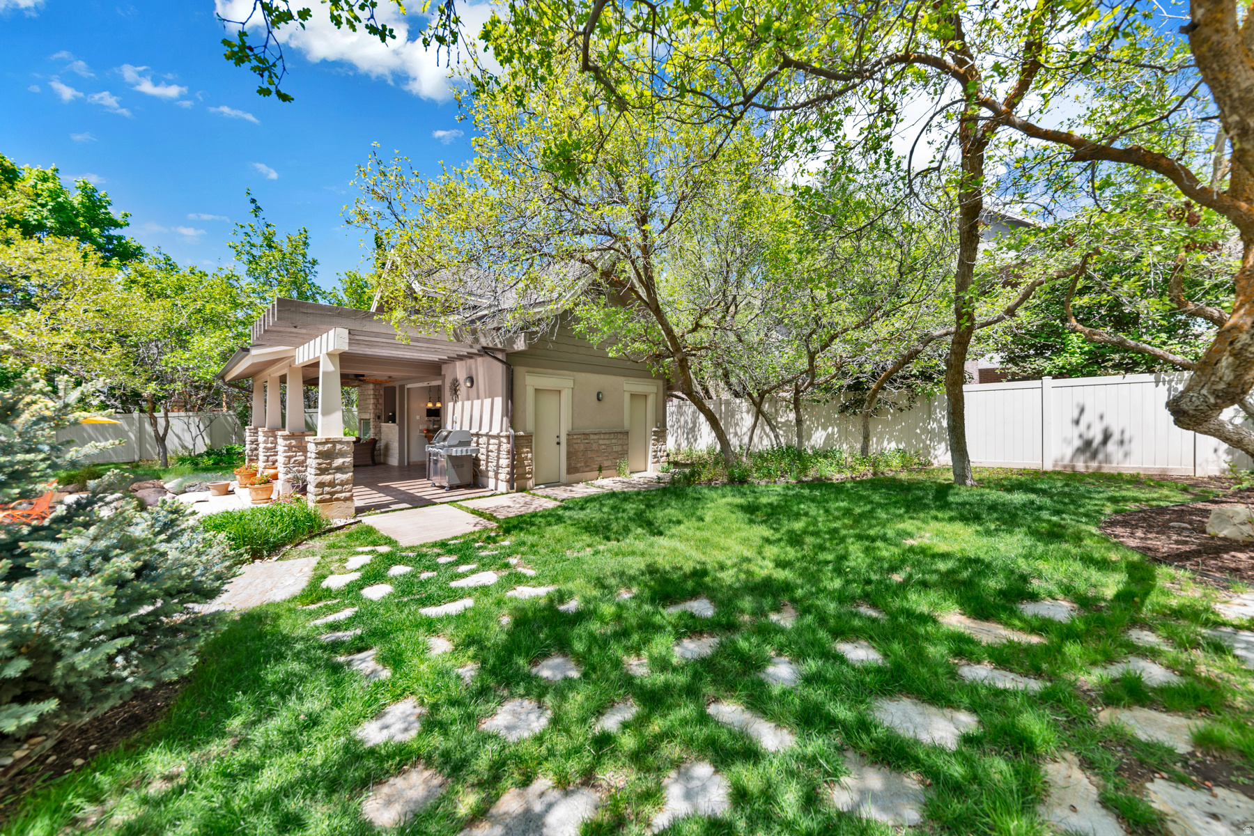 HIDDEN SHADOW ESTATE - Residential