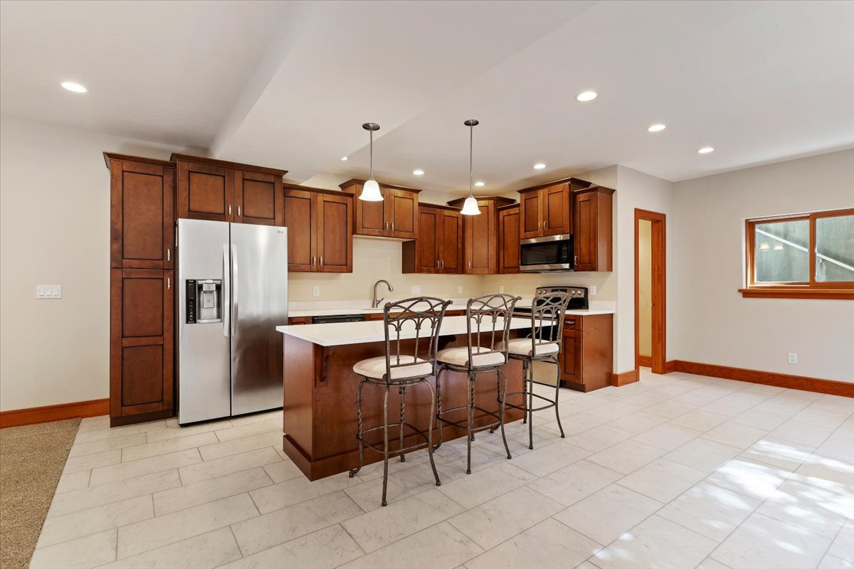 HIDDEN SHADOW ESTATE - Residential