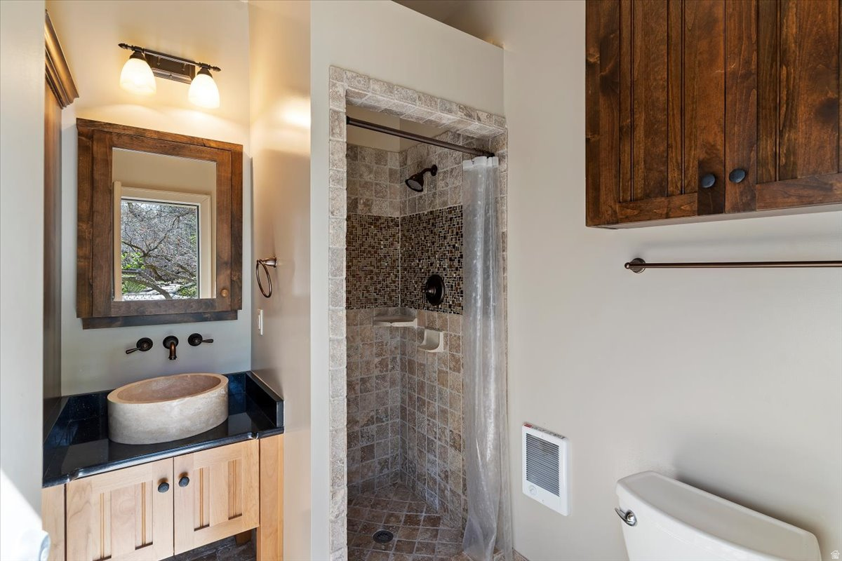 HIDDEN SHADOW ESTATE - Residential