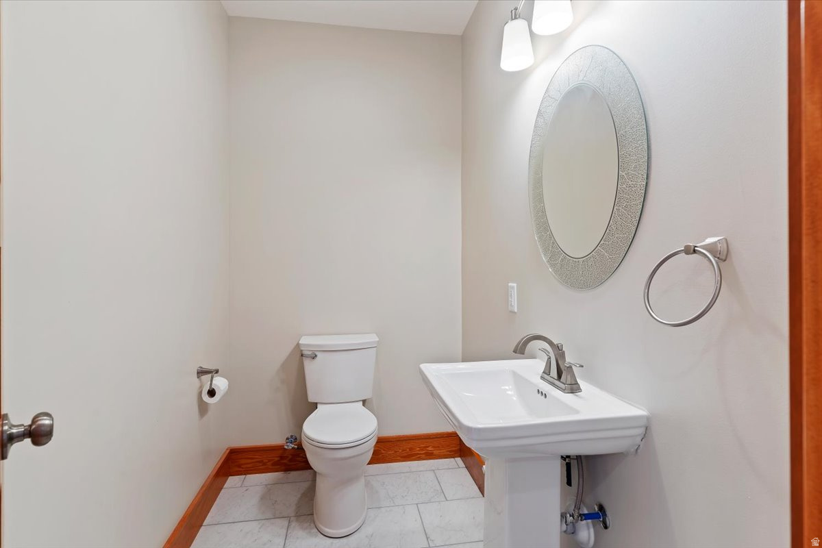 HIDDEN SHADOW ESTATE - Residential