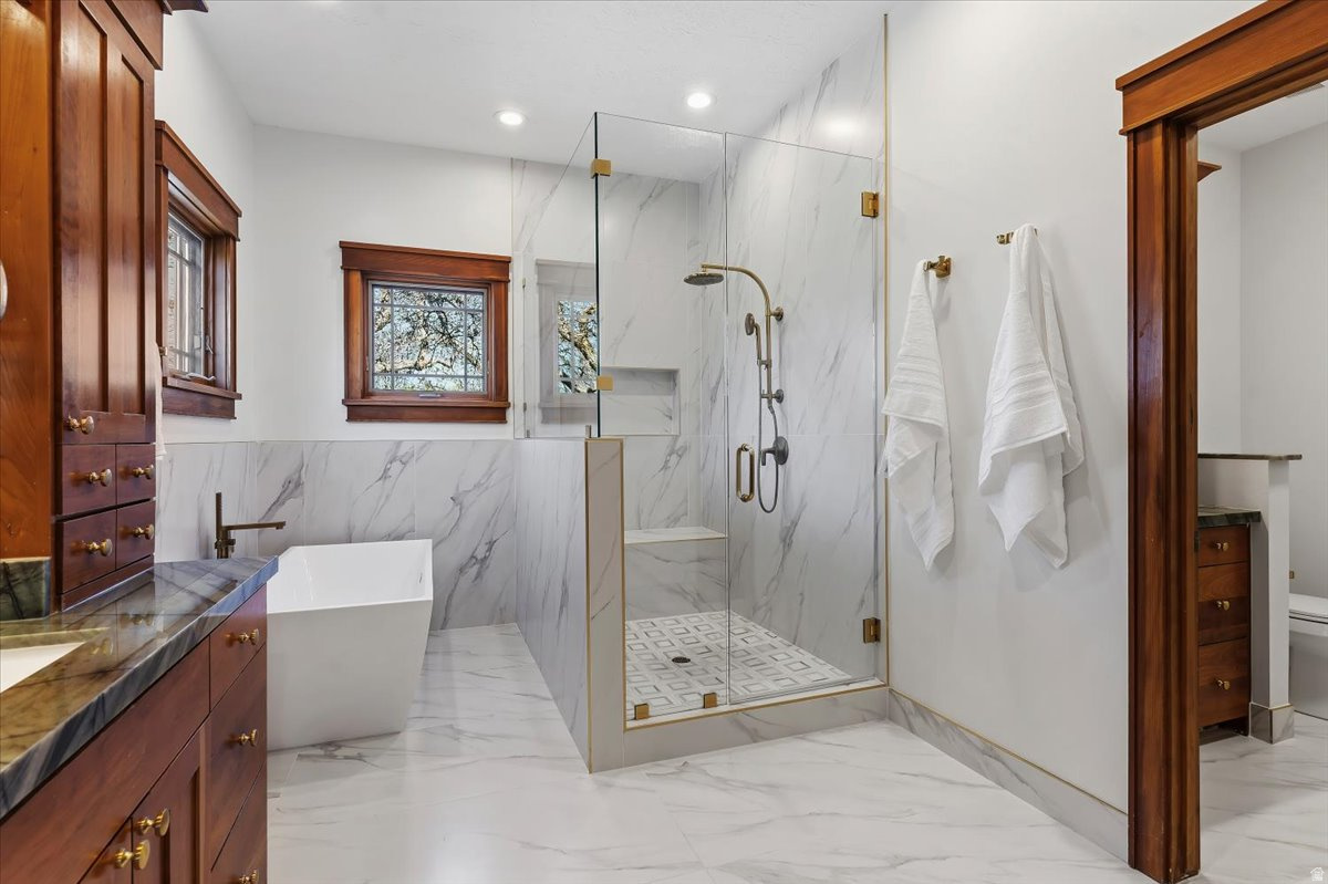 HIDDEN SHADOW ESTATE - Residential