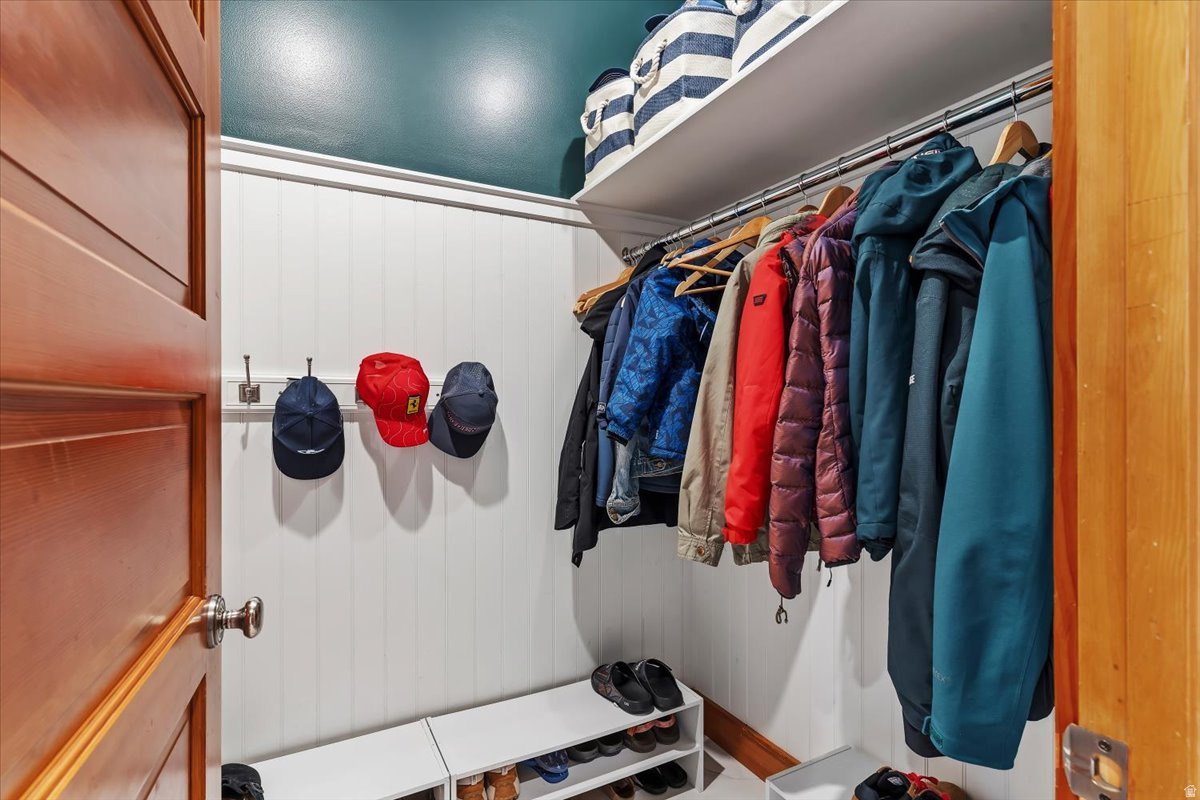 HIDDEN SHADOW ESTATE - Residential