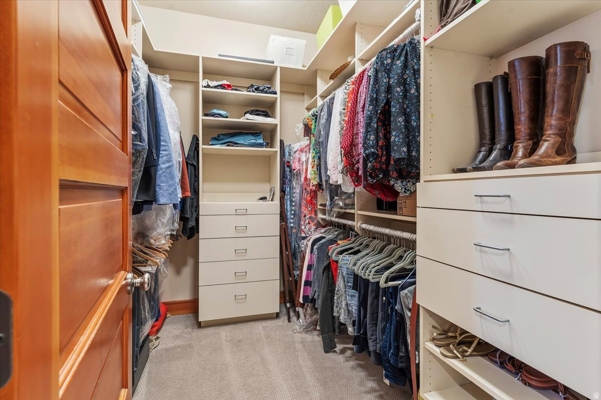 HIDDEN SHADOW ESTATE - Residential