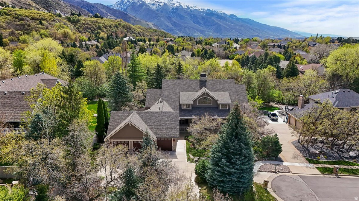 HIDDEN SHADOW ESTATE - Residential