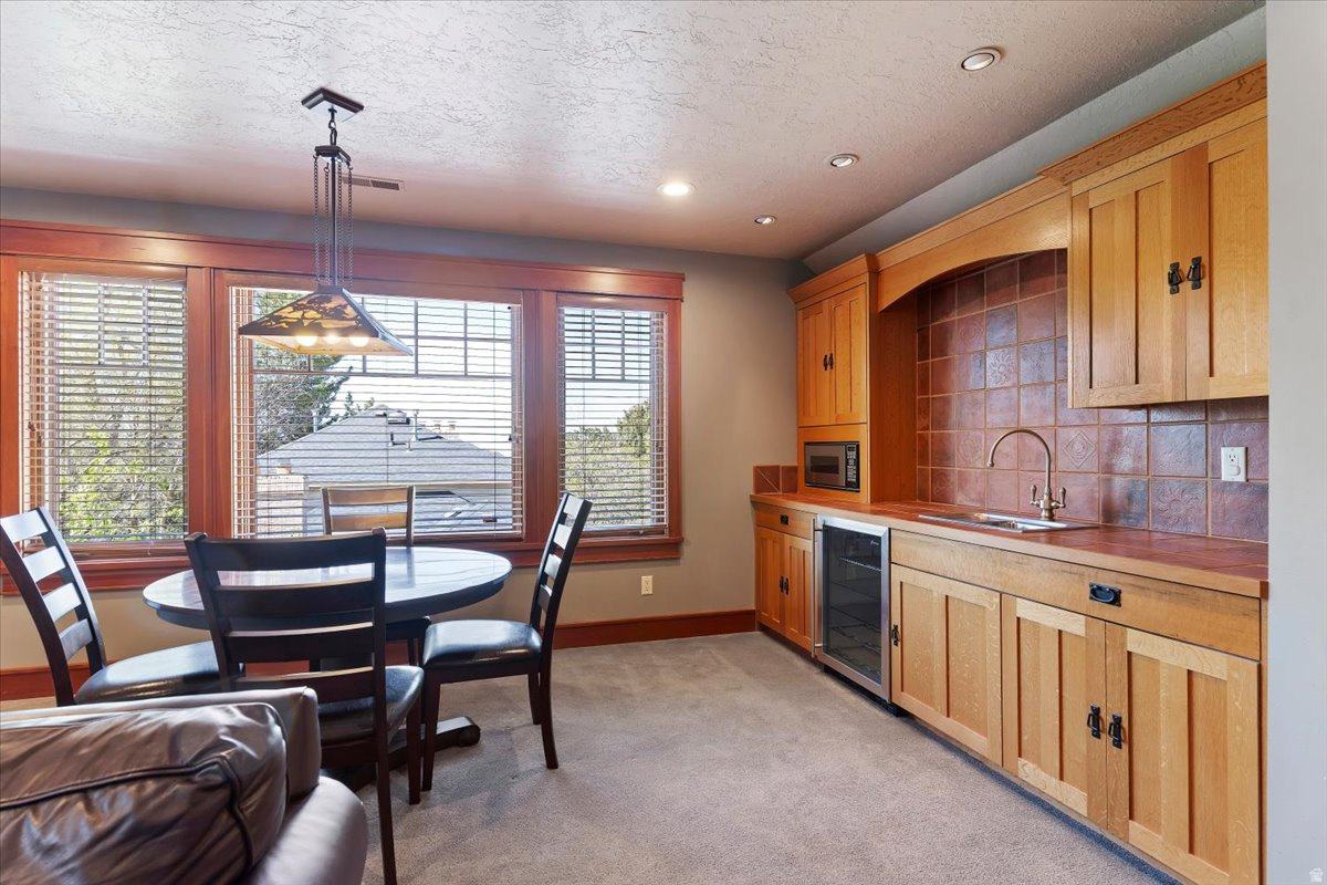 HIDDEN SHADOW ESTATE - Residential