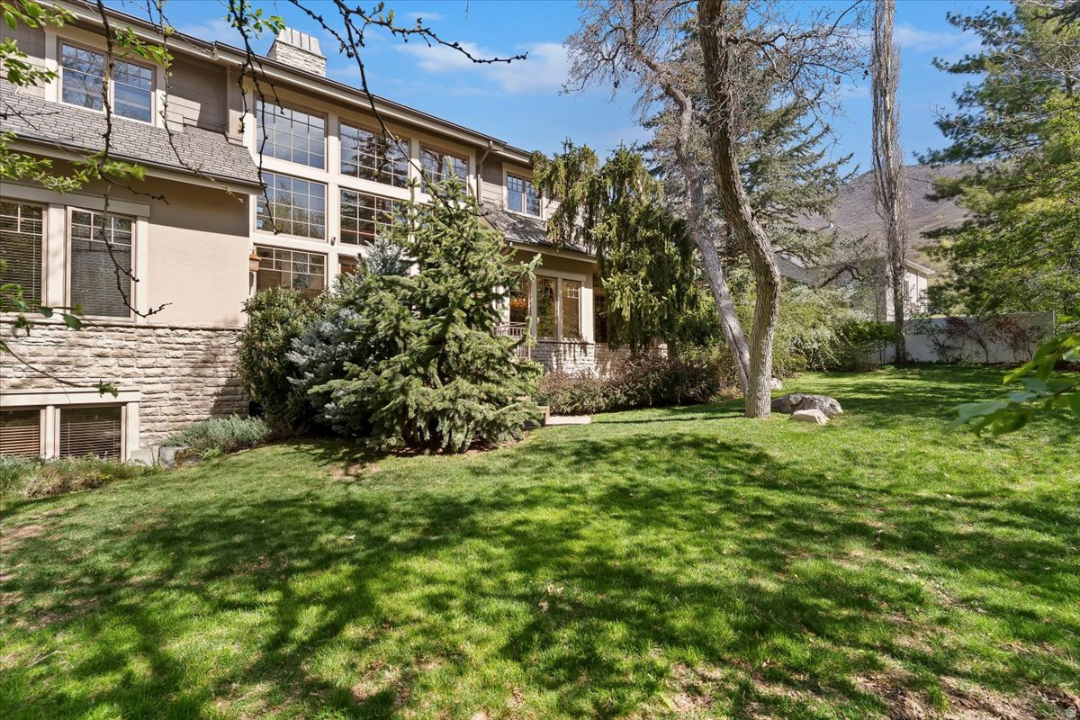 HIDDEN SHADOW ESTATE - Residential