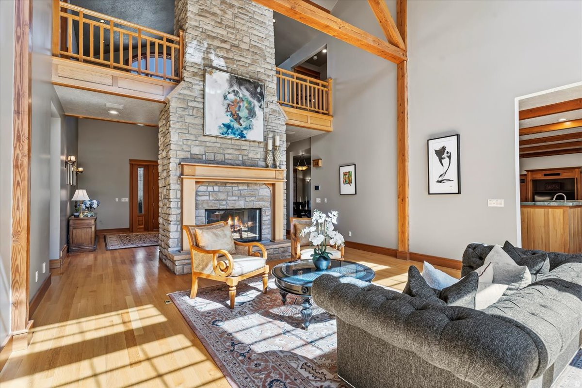 HIDDEN SHADOW ESTATE - Residential