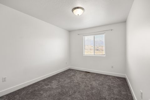 Tiny photo for 6558 S ASPEN LN, South Weber, UT 84405 (MLS # 2138025)