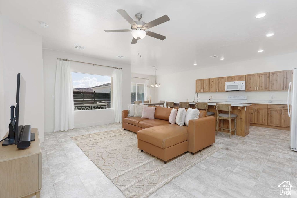Photo of 375 S DEEP CREEK DR, Washington, UT 84780 (MLS # 2189540)
