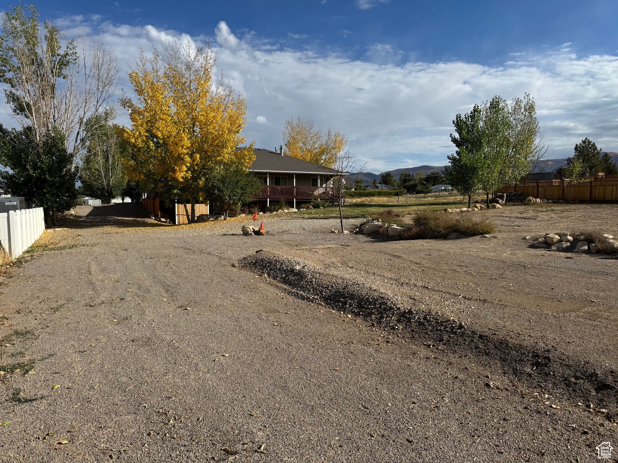 COUNTRY ROAD HAVEN - Residential
