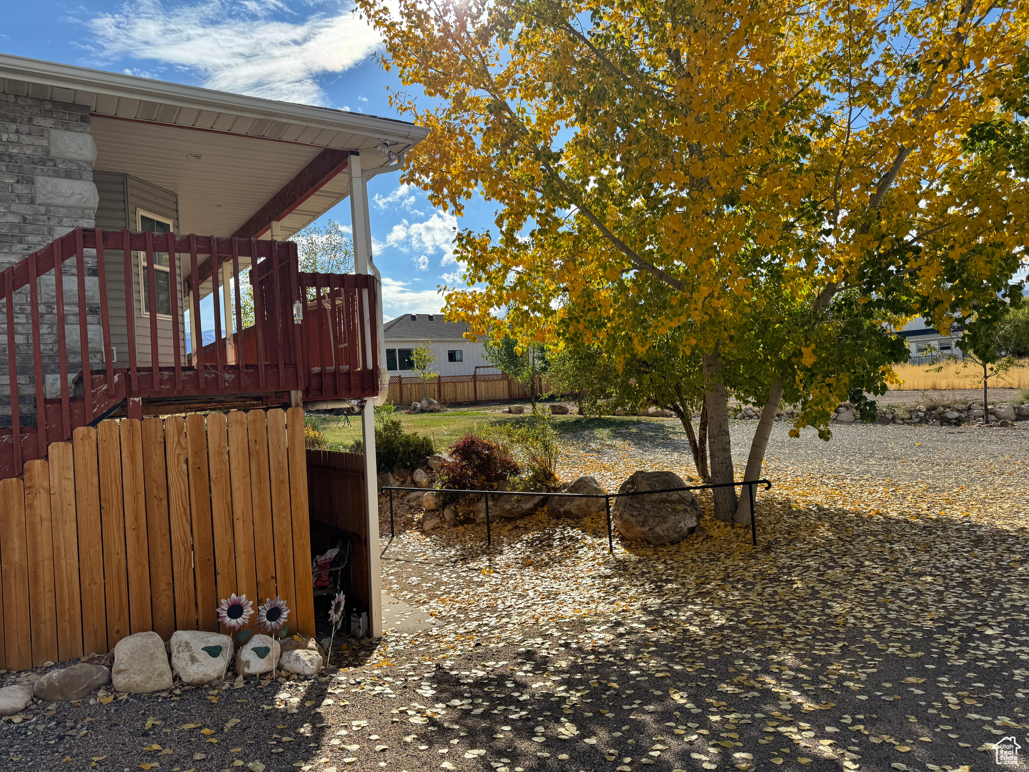 COUNTRY ROAD HAVEN - Residential