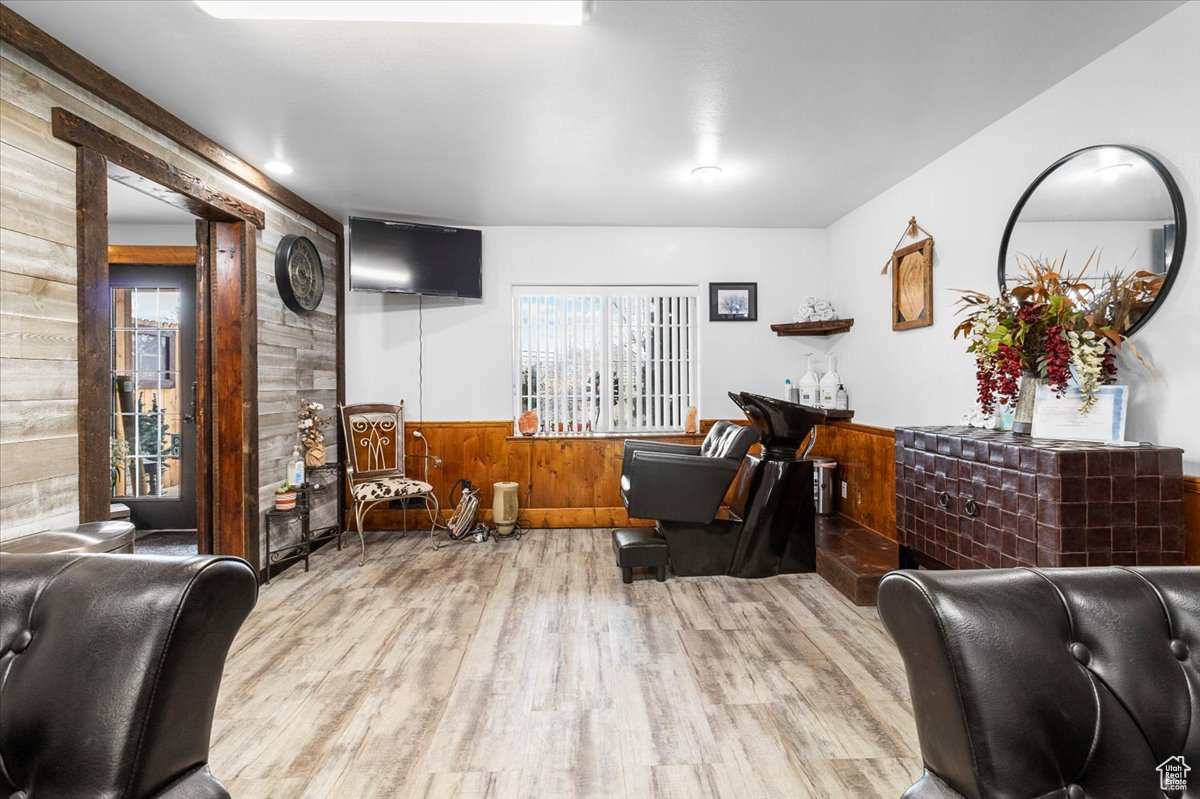COUNTRY ROAD HAVEN - Residential