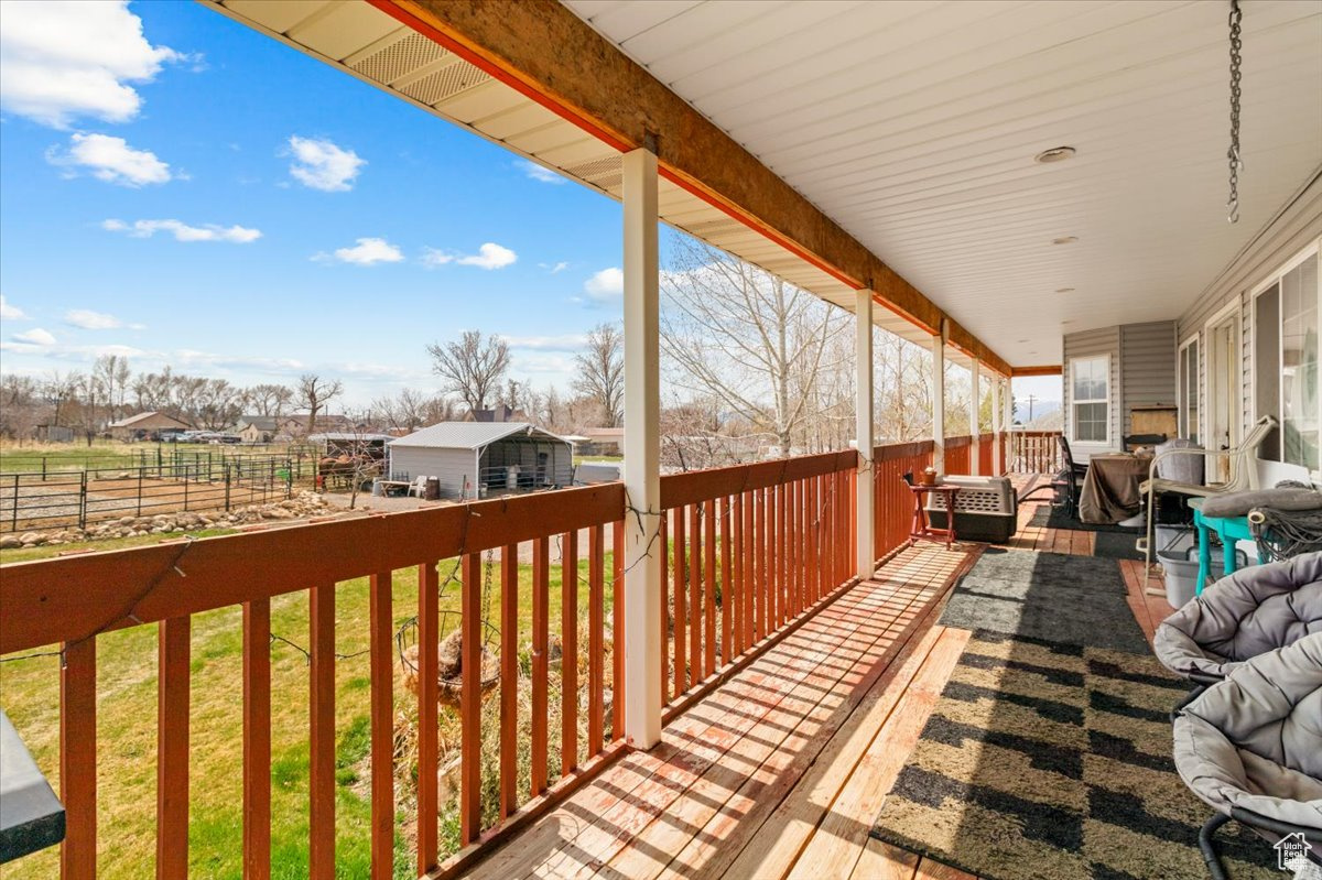 COUNTRY ROAD HAVEN - Residential